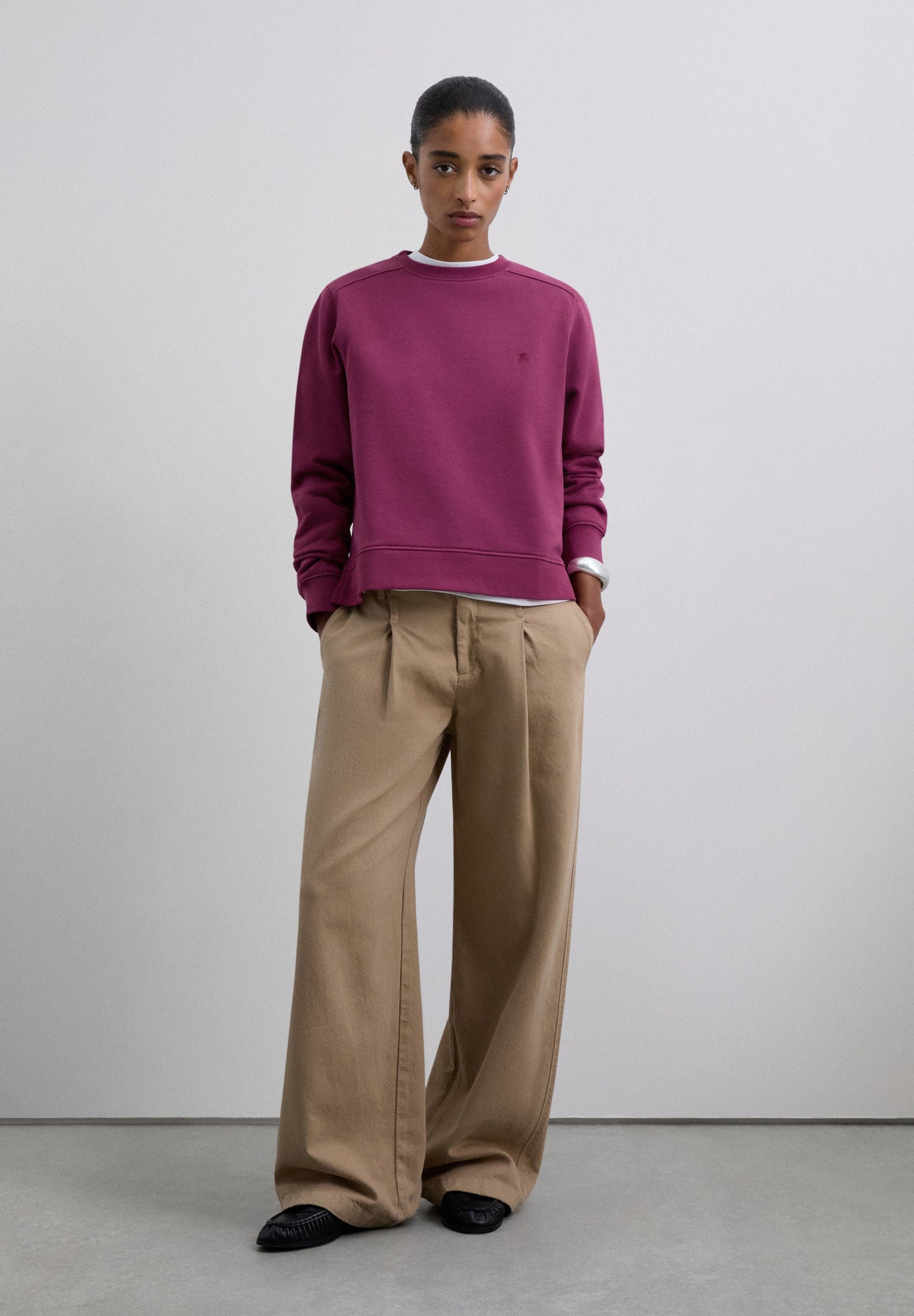 SWEATSHIRT BÁSICA COM SKULL