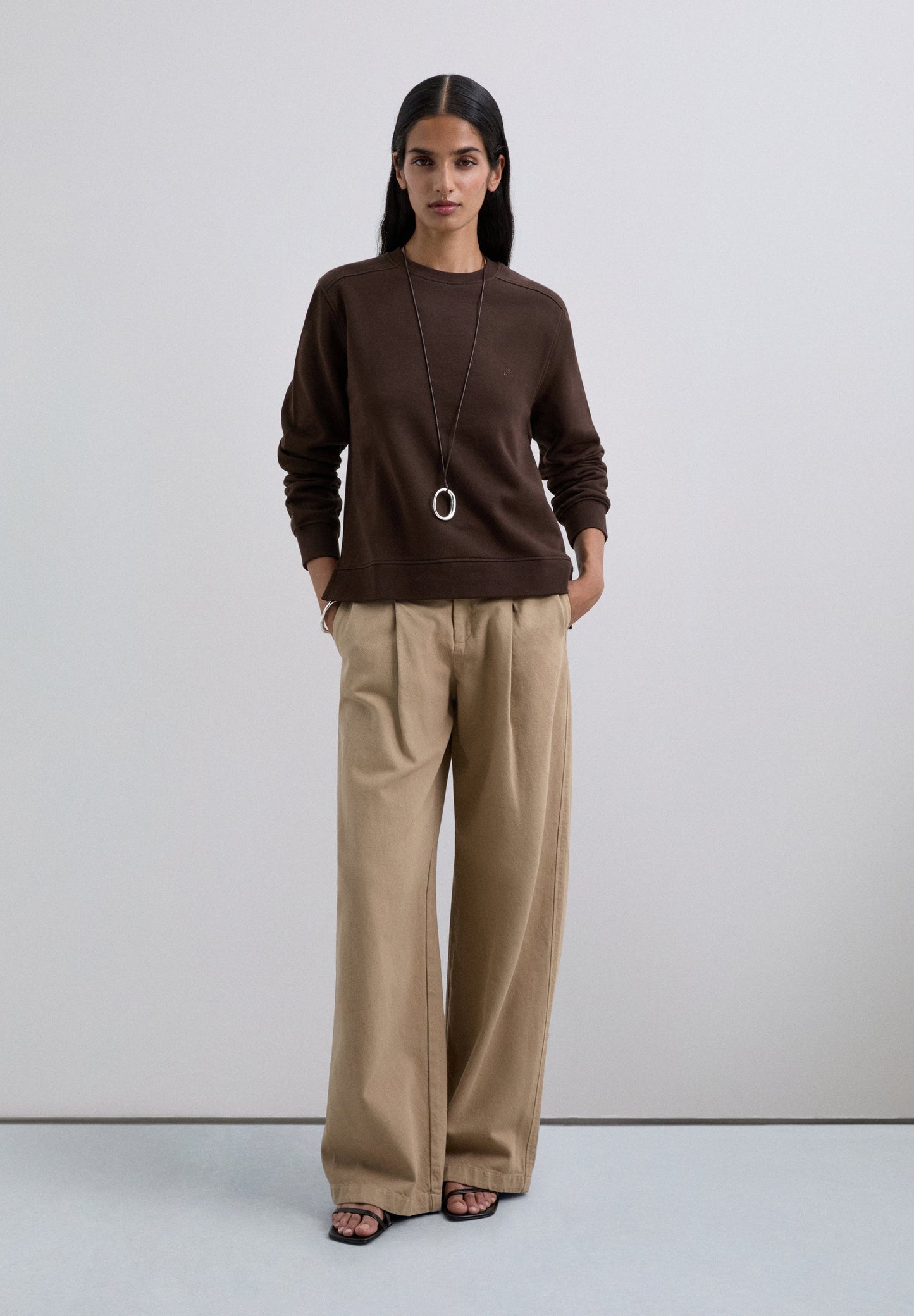 SWEATSHIRT BÁSICA COM SKULL