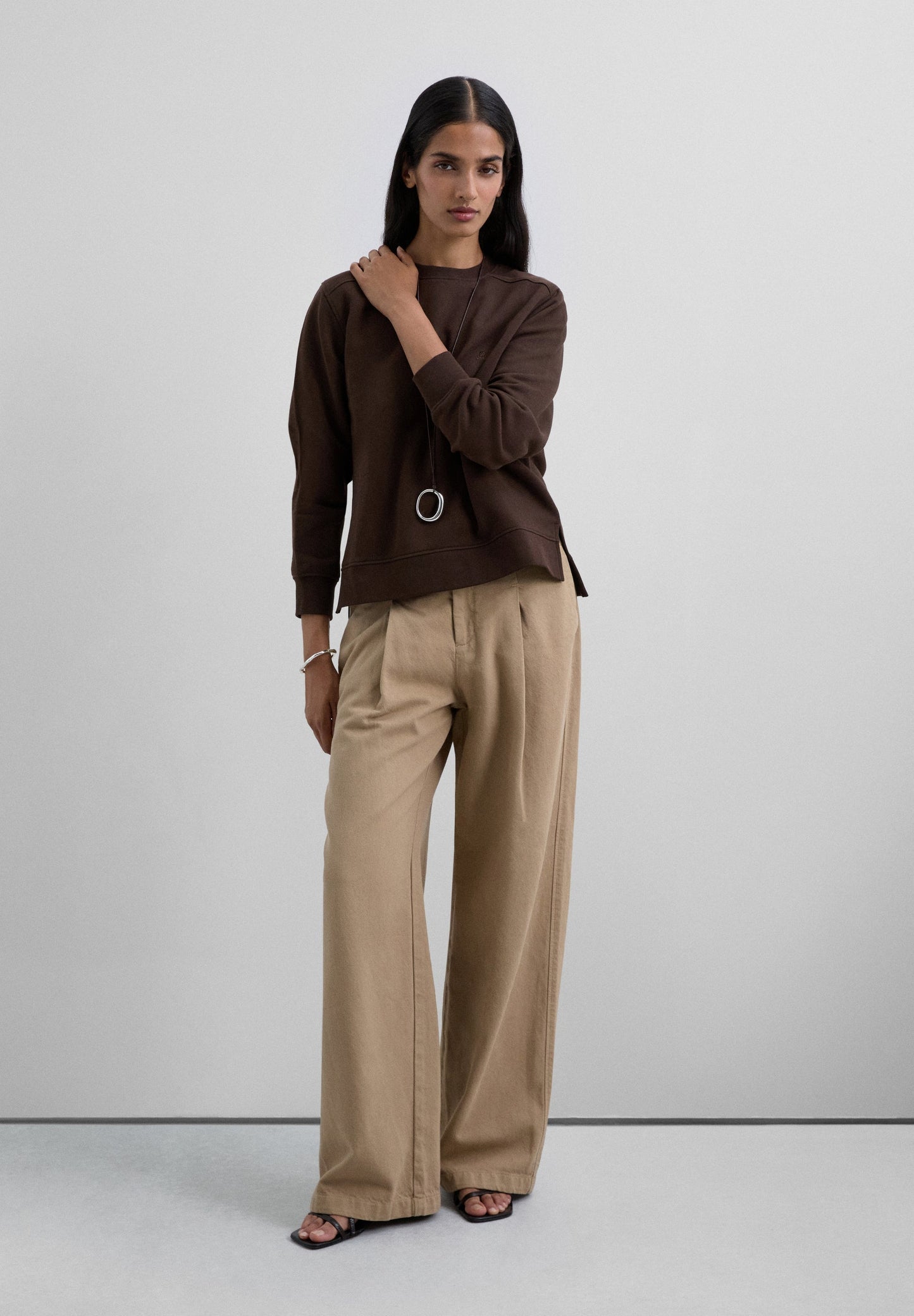 SWEATSHIRT BÁSICA COM SKULL