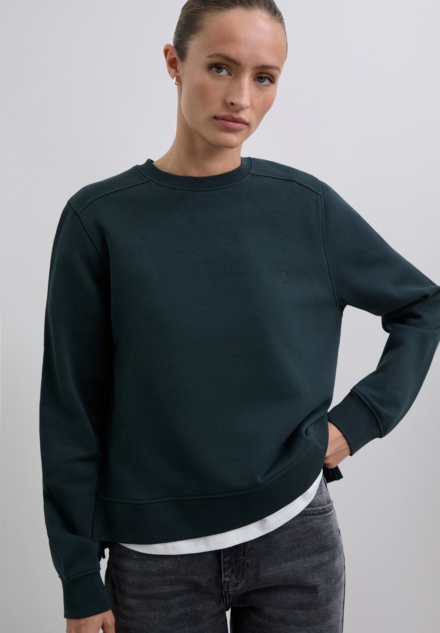 SWEATSHIRT BÁSICA COM SKULL