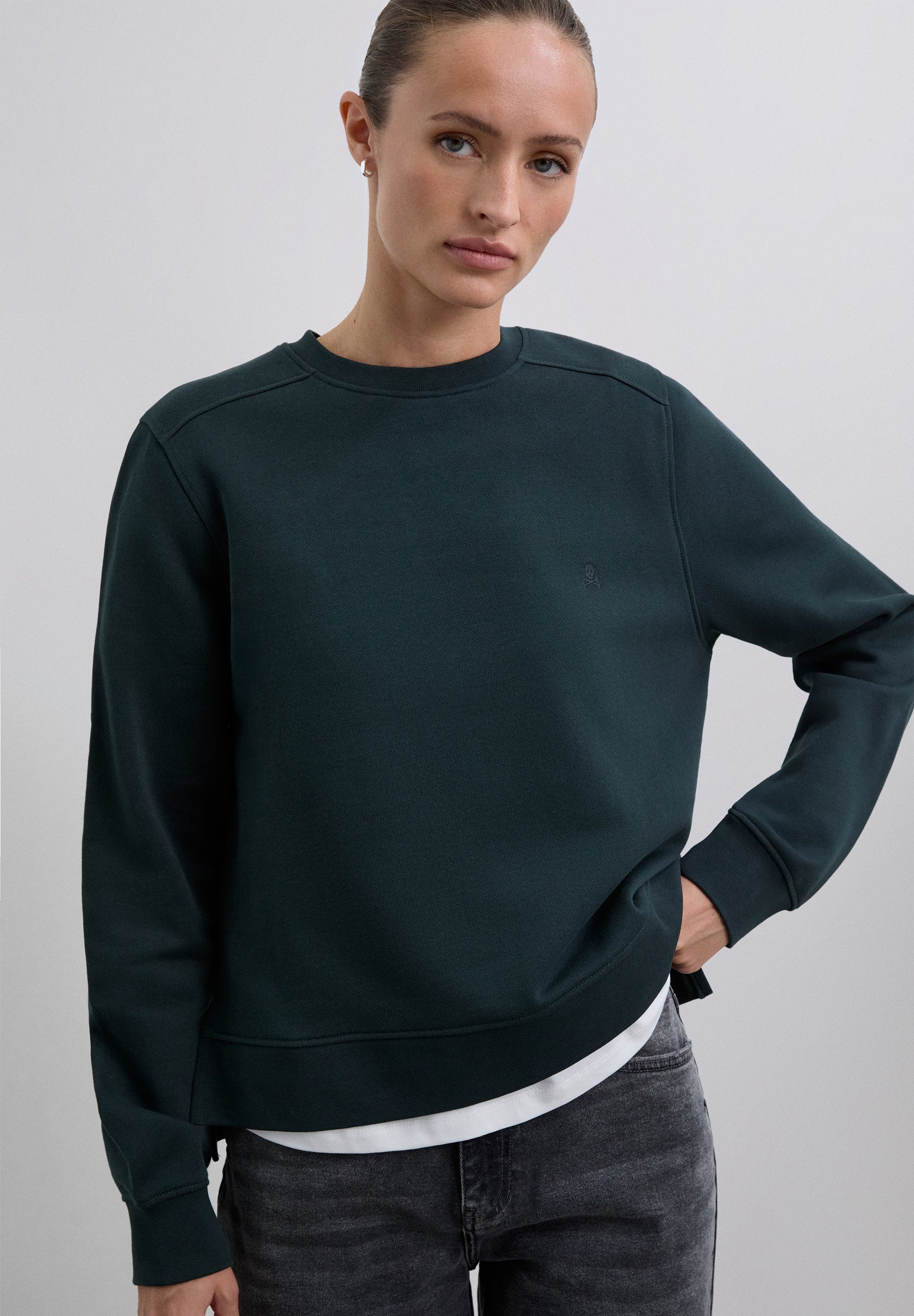 SWEATSHIRT BÁSICA COM SKULL