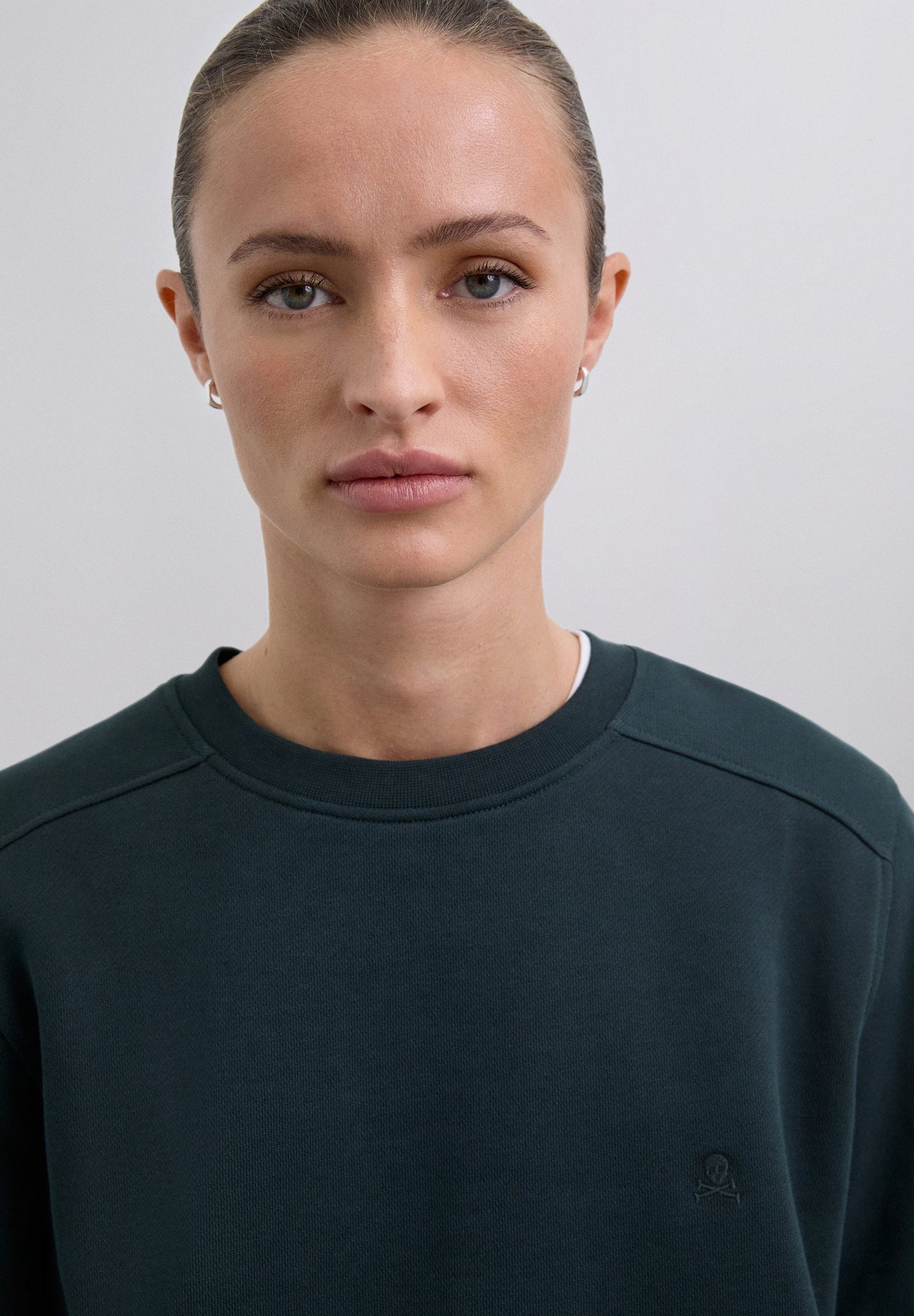 SWEATSHIRT BÁSICA COM SKULL