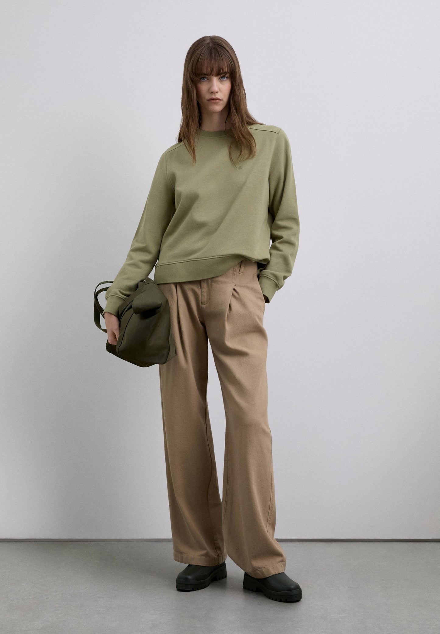 SWEATSHIRT BÁSICA COM SKULL