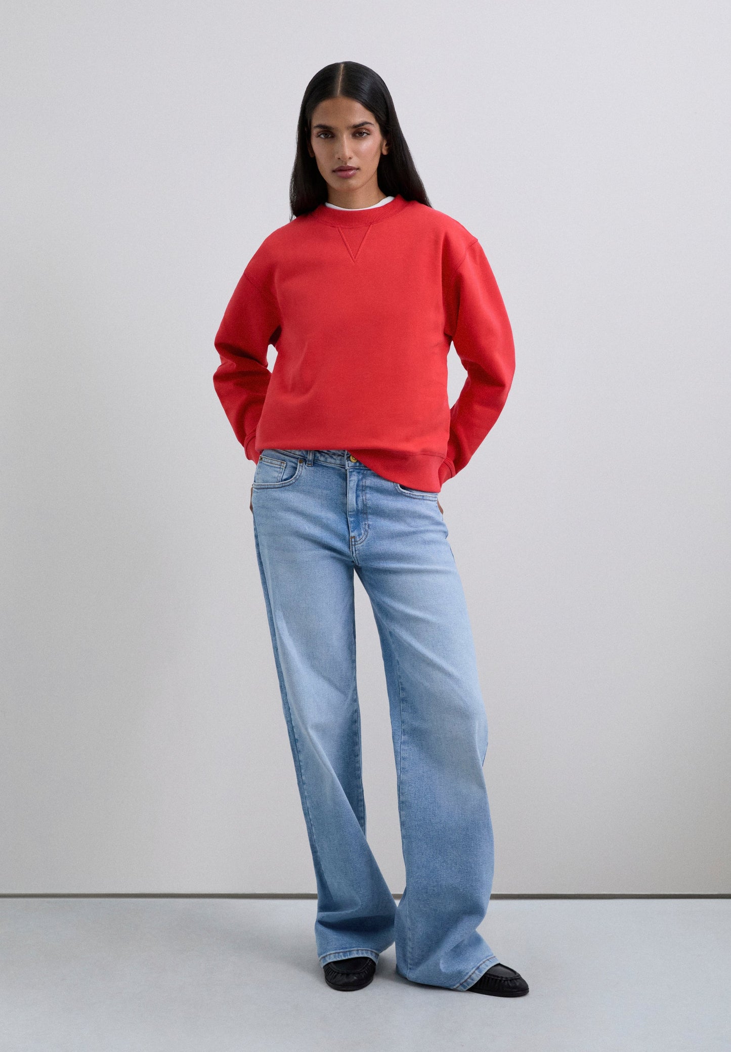 SWEATSHIRT COM SKULL ATRÁS EM GLITTER