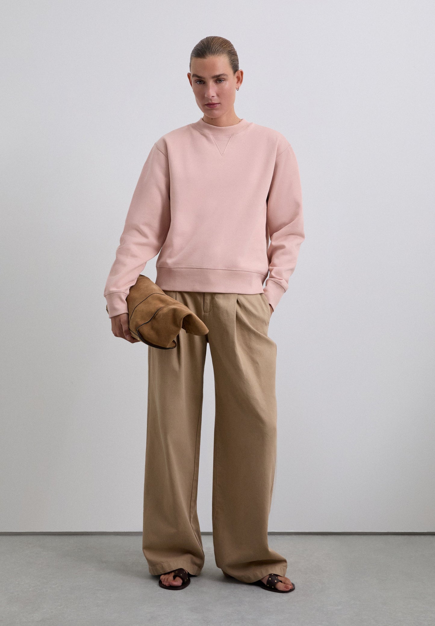 SWEATSHIRT COM SKULL ATRÁS EM GLITTER