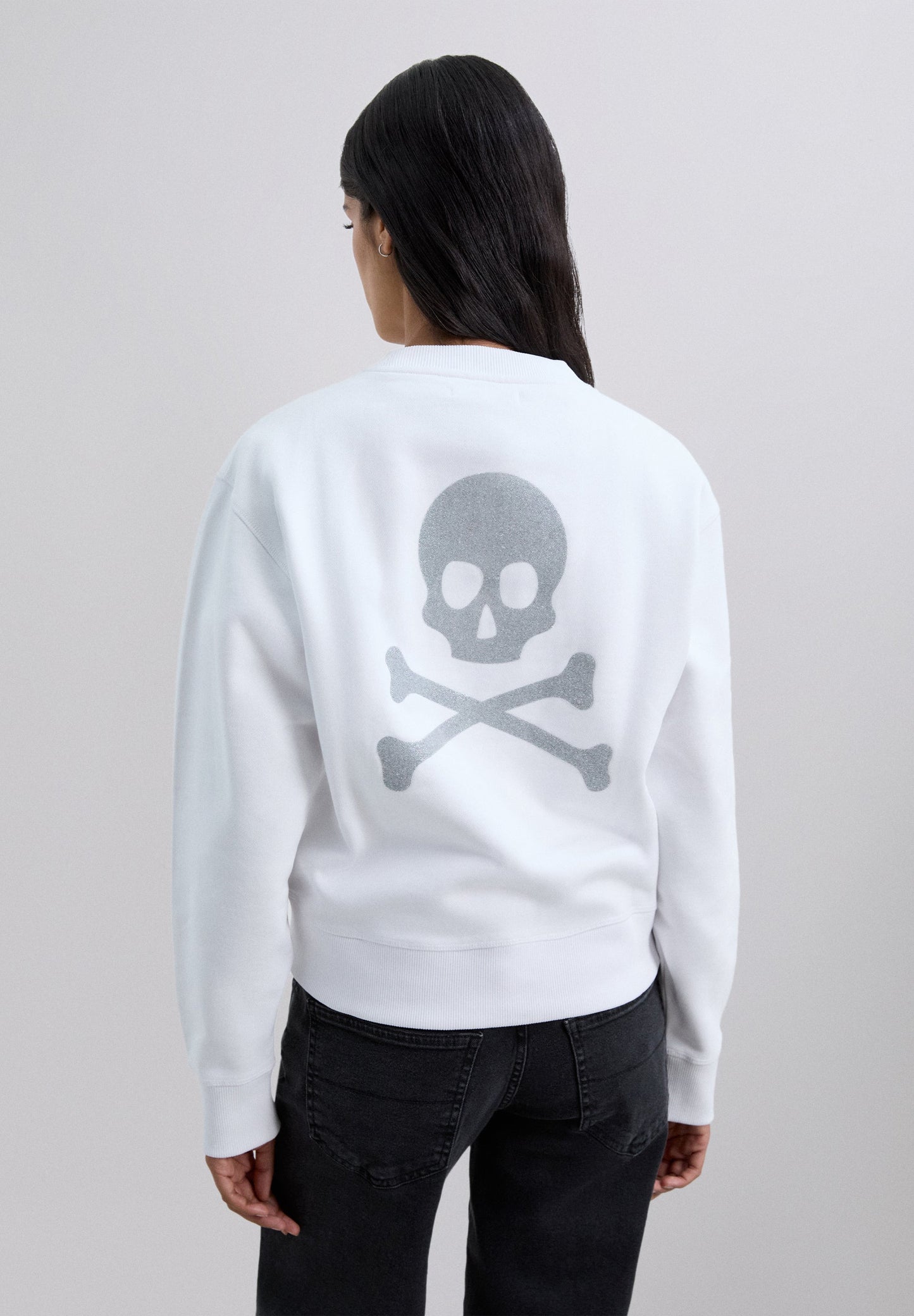 SWEATSHIRT COM SKULL ATRÁS EM GLITTER