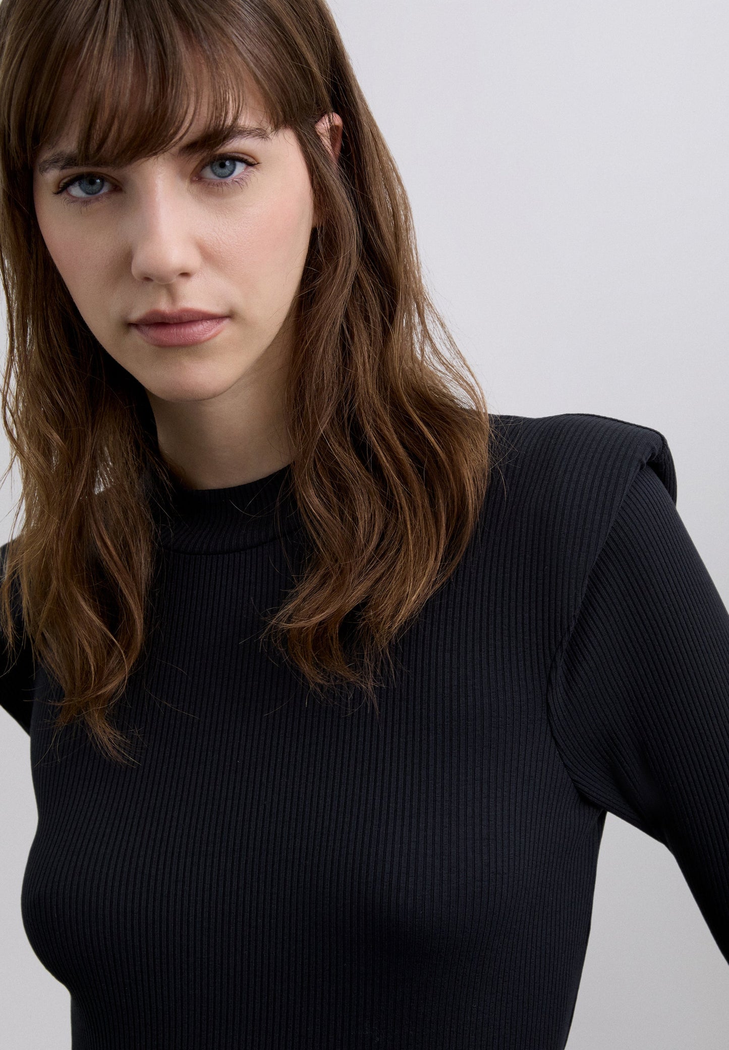 TOP DE MANGA COMPRIDA COM OMBREIRA