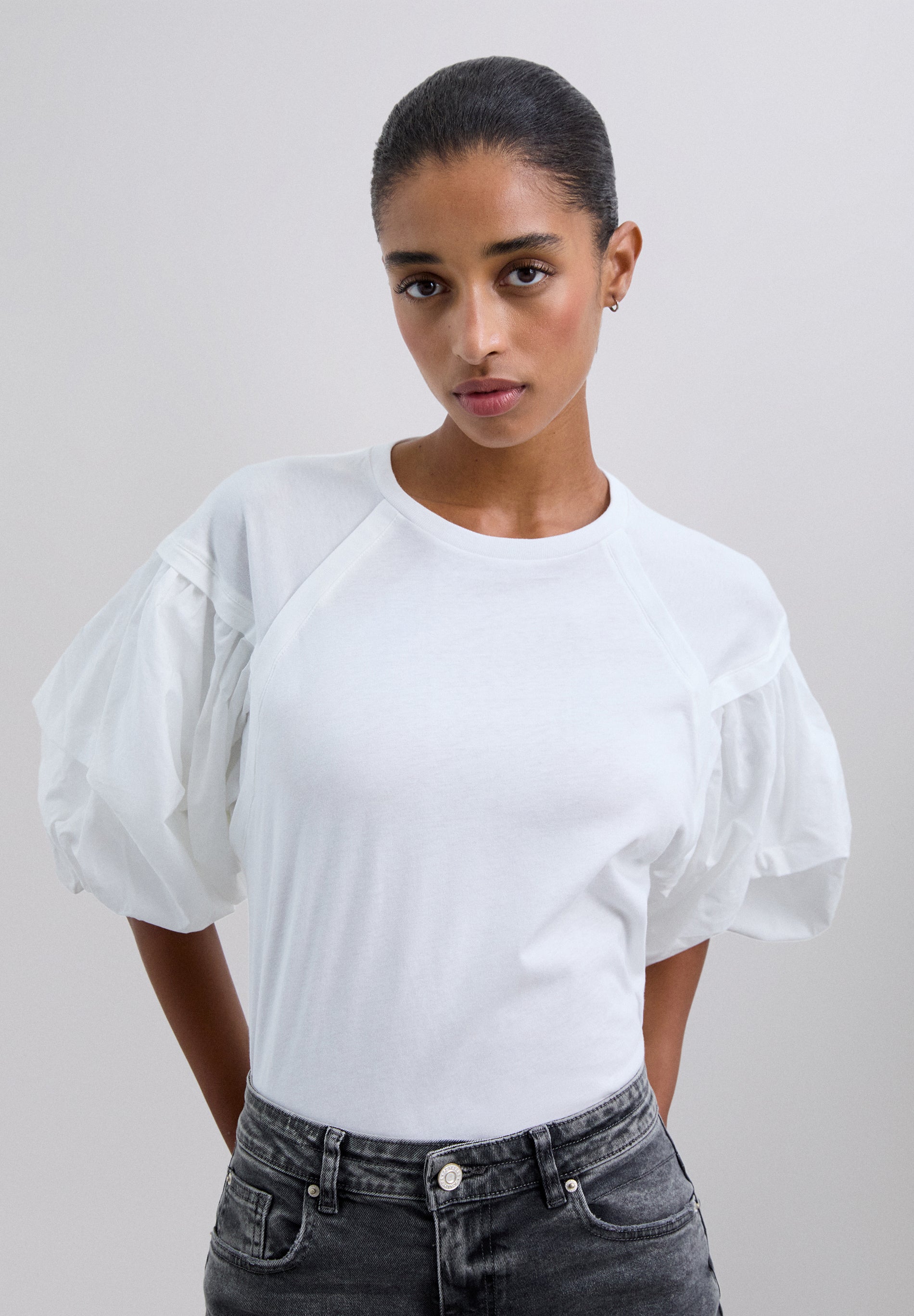 T-SHIRT COM MANGA ABALONADA