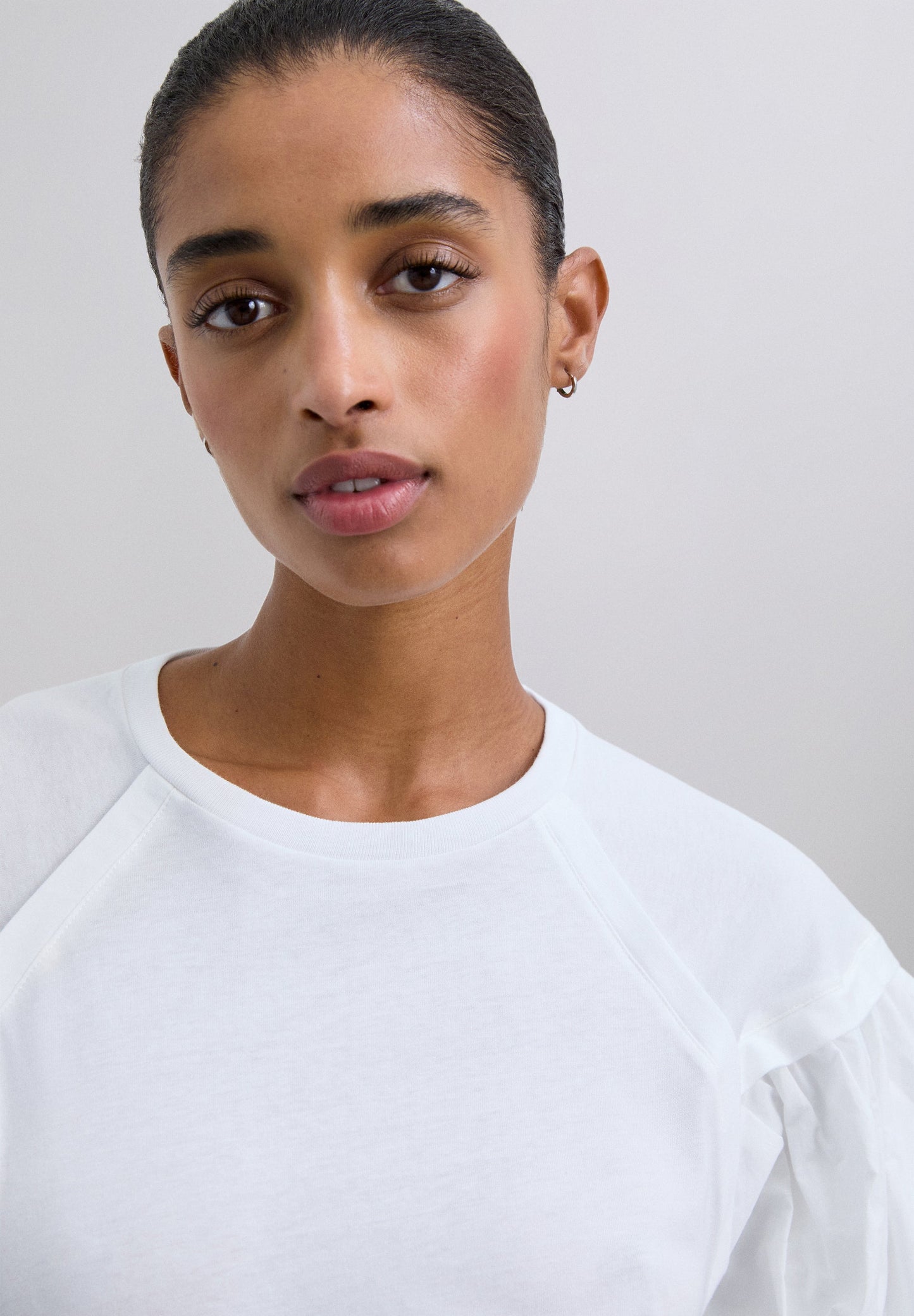 T-SHIRT COM MANGA ABALONADA