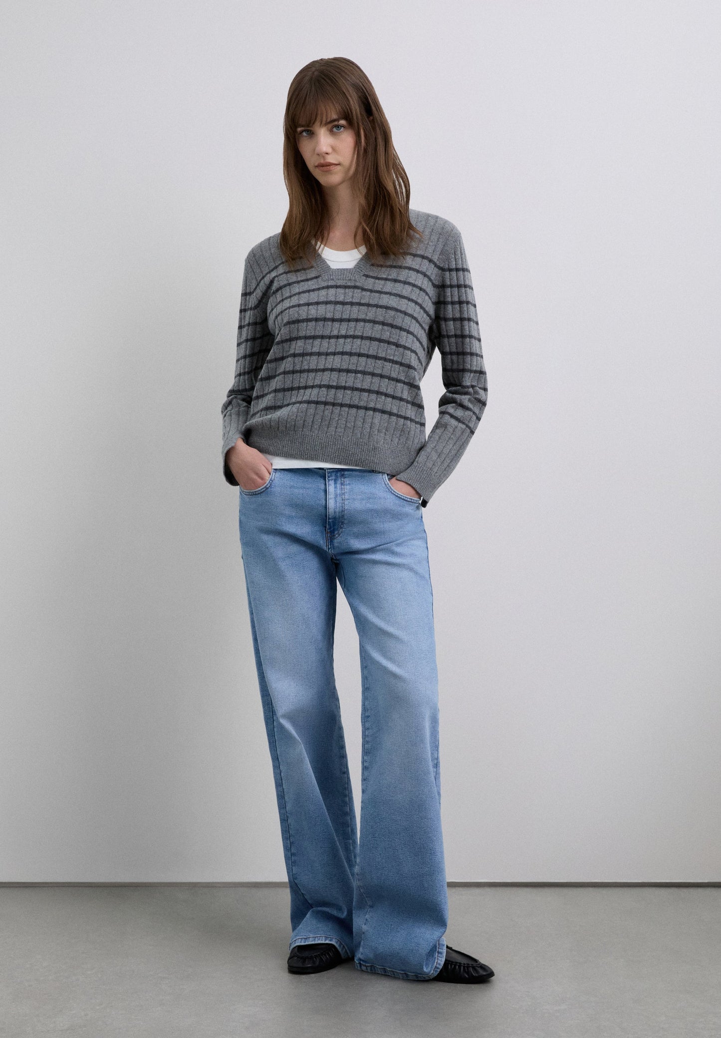 SWEATER NERVURAS ÀS RISCAS