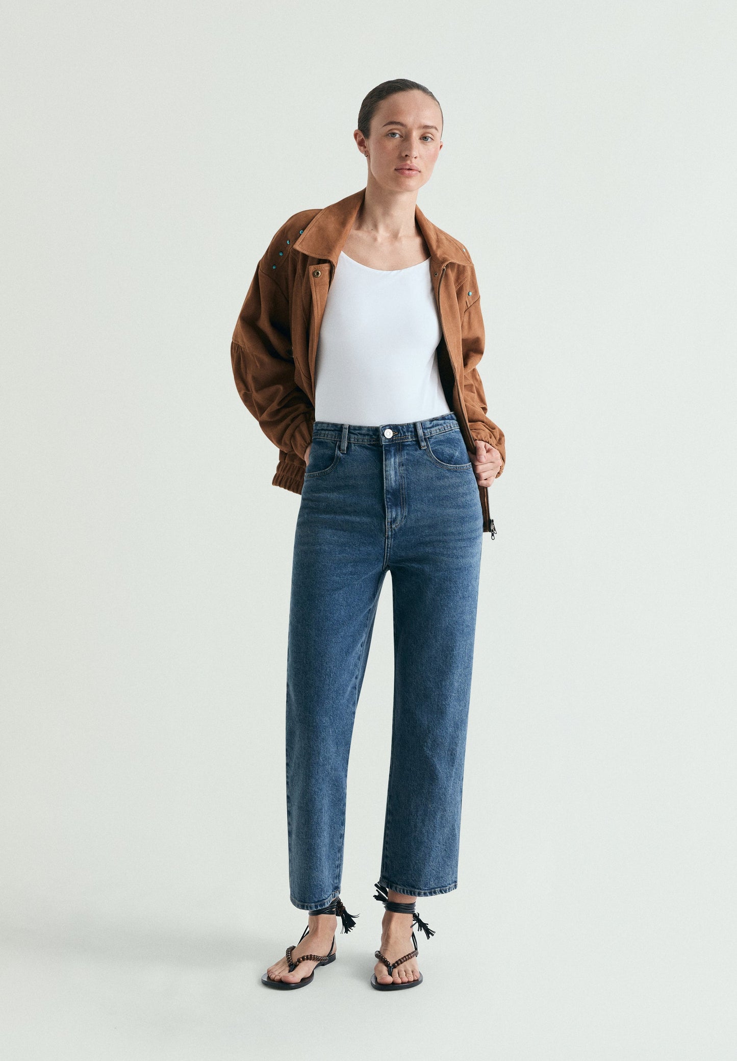 JEANS BOTÕES TRASEIROS