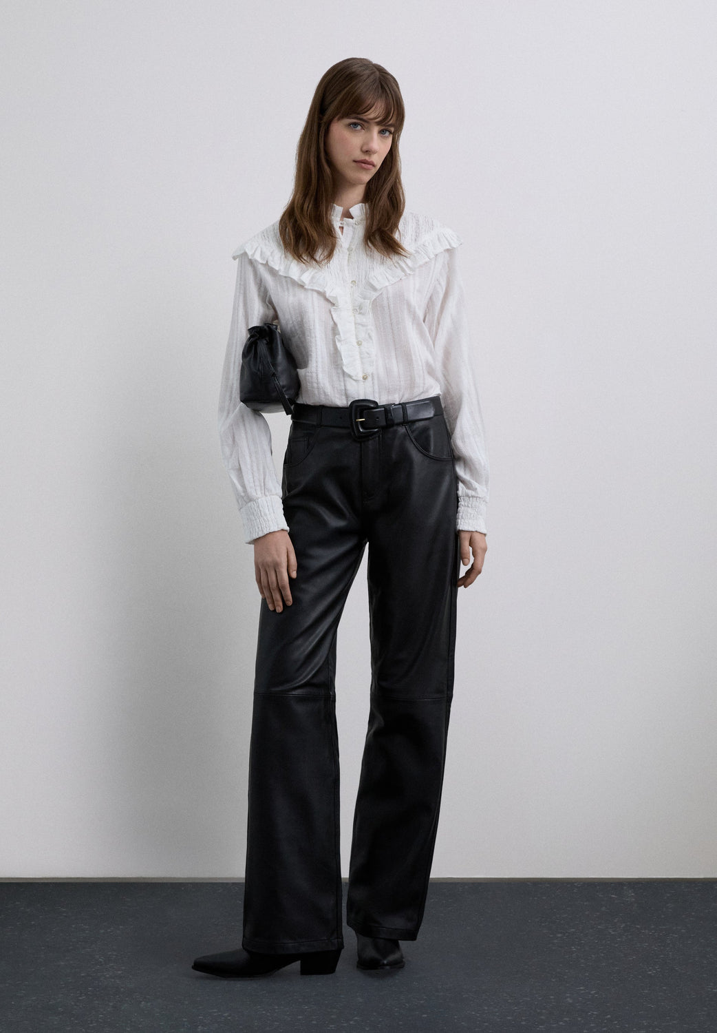 BLUSA FRUNCIDA CON VOLANTE - Scalpers