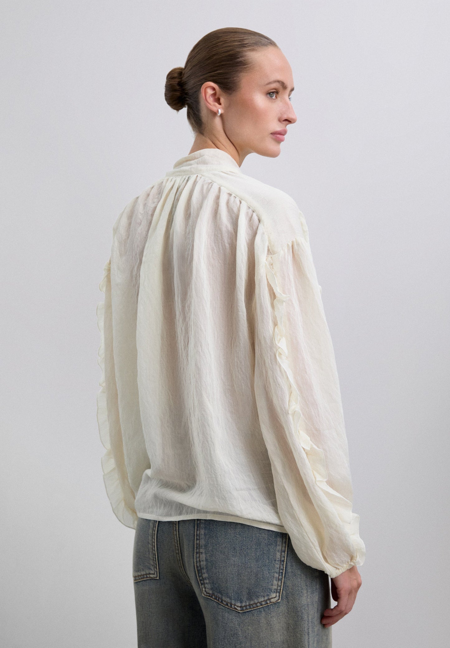 BLUSA DETALLE LAZO FRUNCES - Scalpers