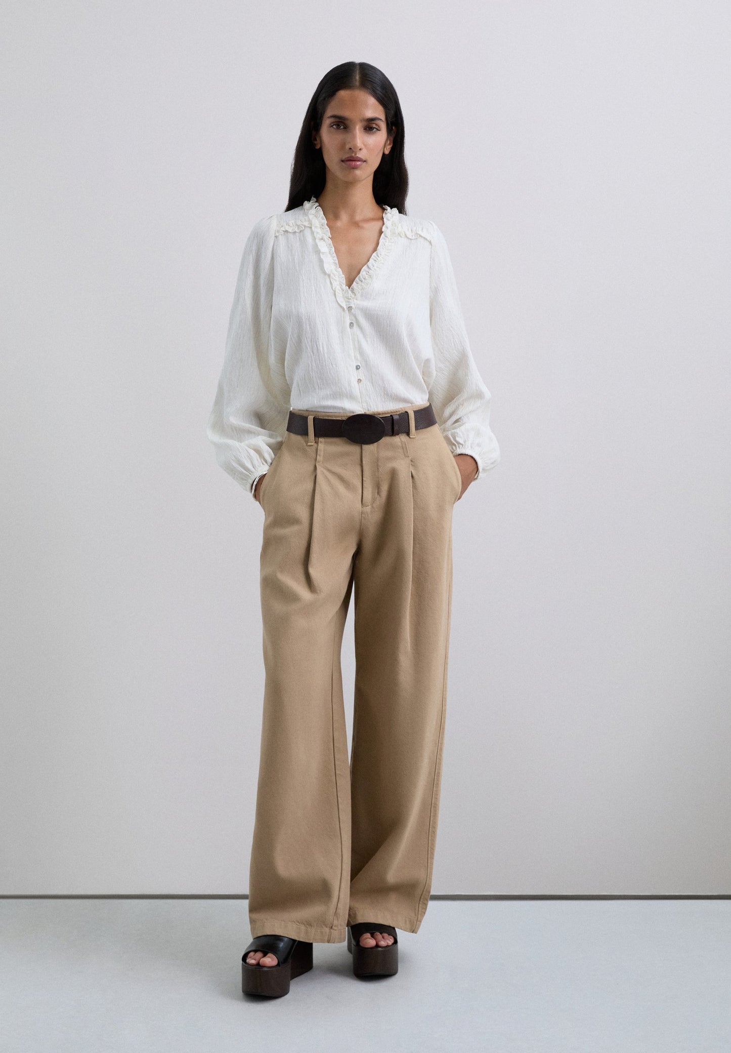 BLUSA COM FRANZIDOS FIO METÁLICO
