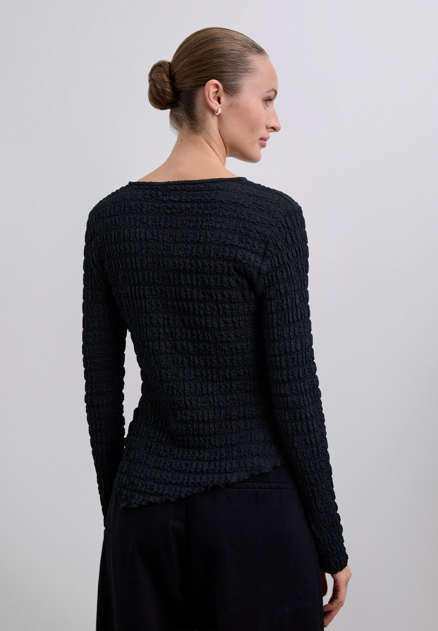 TOP DE DECOTE REDONDO COM ESTRUTURA