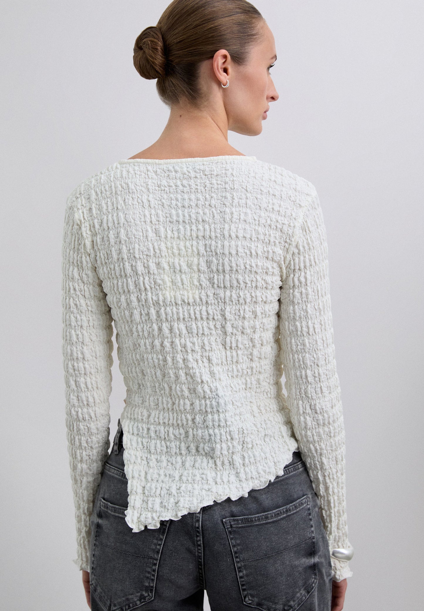 TOP DE DECOTE REDONDO COM ESTRUTURA