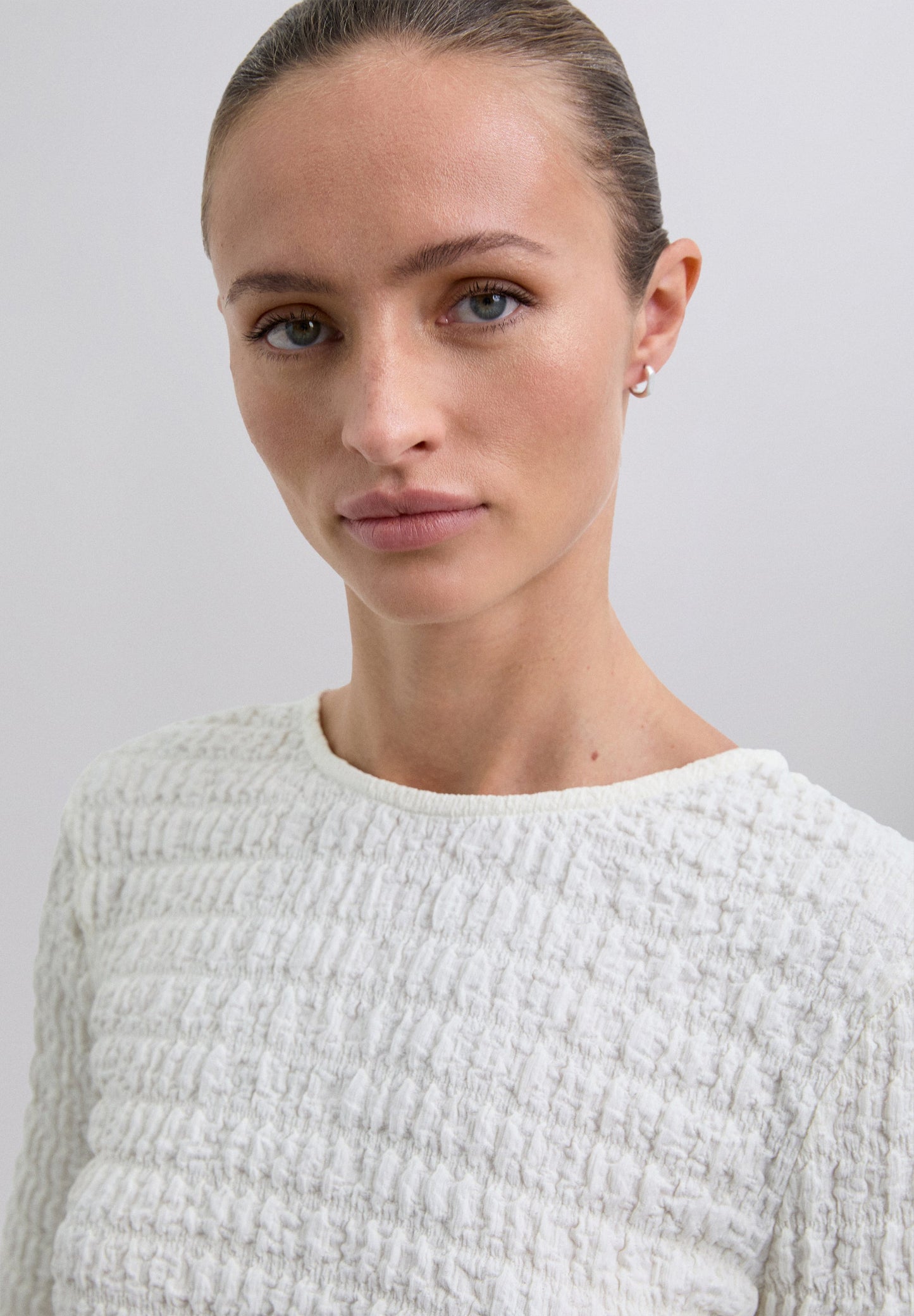 TOP DE DECOTE REDONDO COM ESTRUTURA