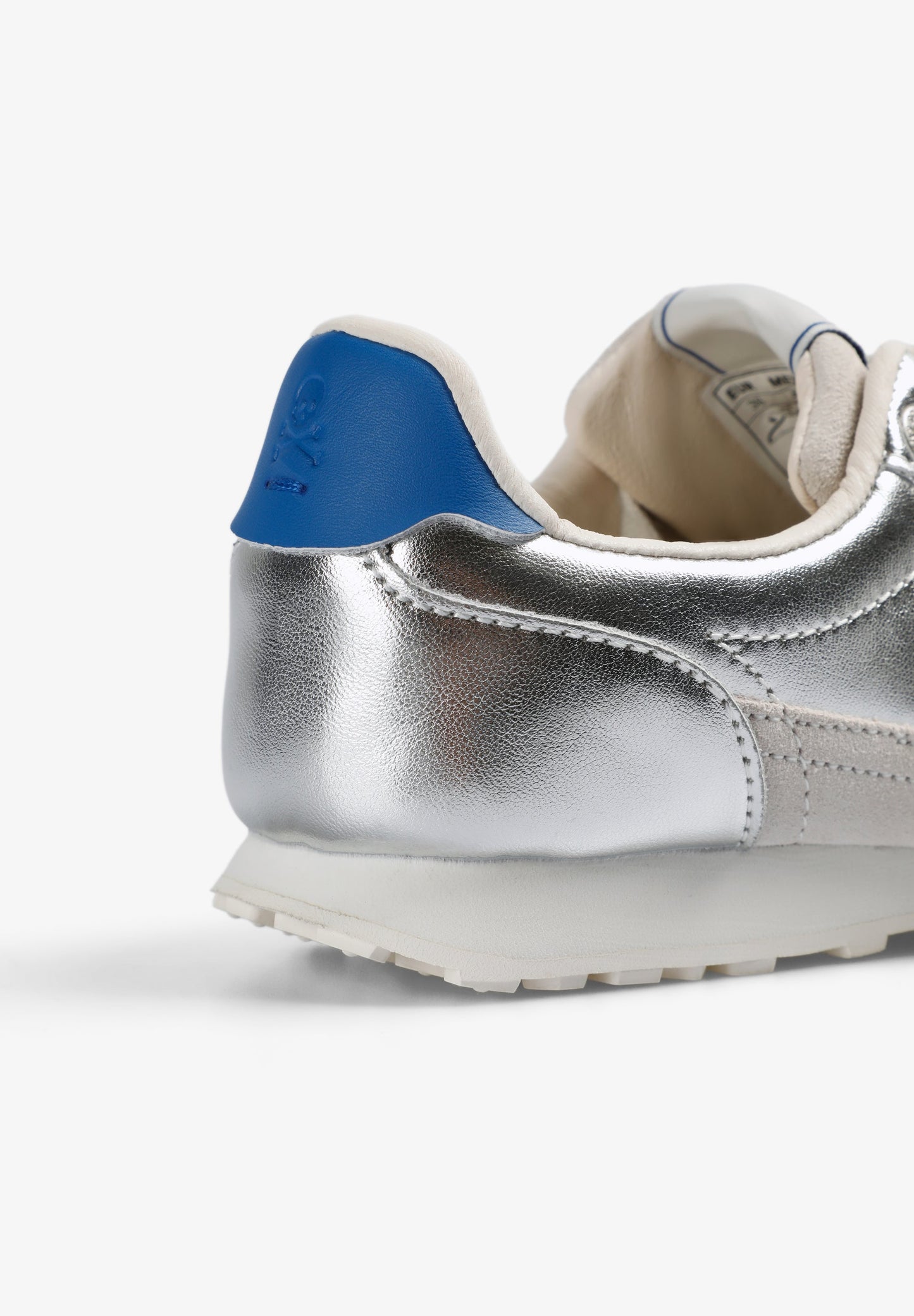 SAPATILHAS METALIZADAS COM LOGÓTIPO