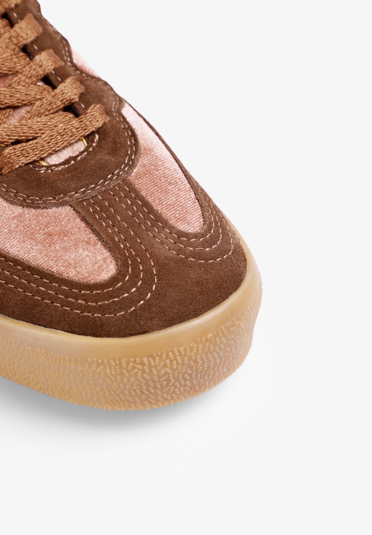 SAPATILHAS COM SKULL CAMURÇA