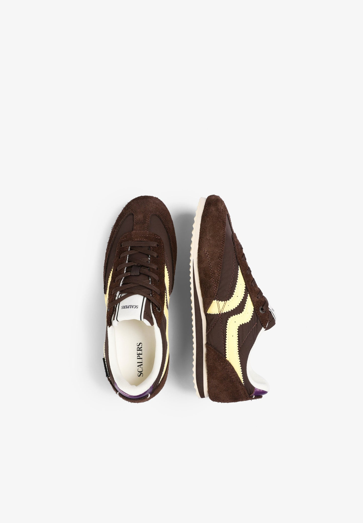 SAPATILHAS DE CAMURÇA EM CONTRASTE