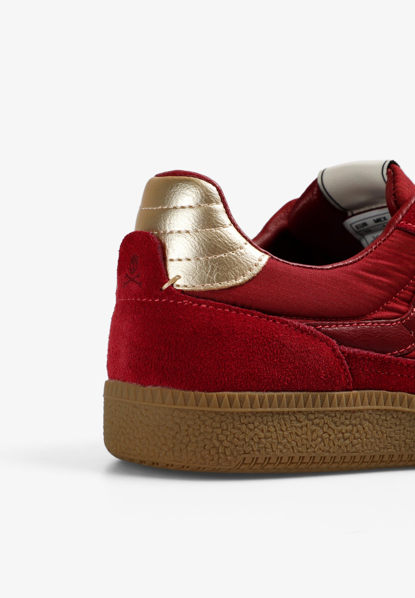 SAPATILHAS RÉTRO EM CONTRASTE