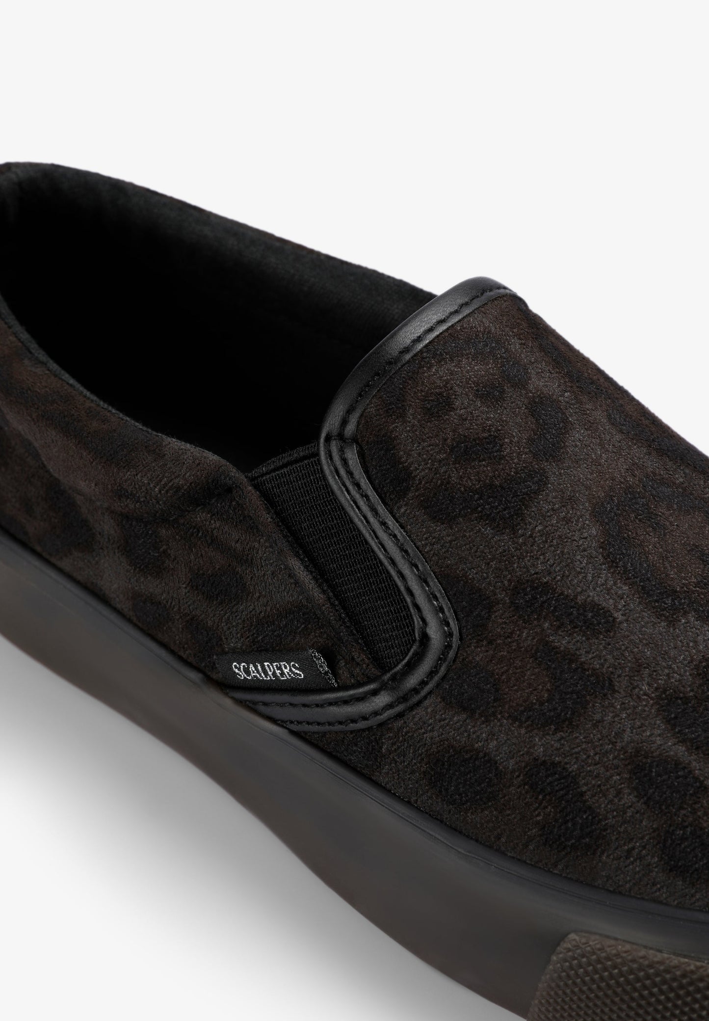SAPATILHA SLIP-ON COM ESTAMPADO ANIMAL