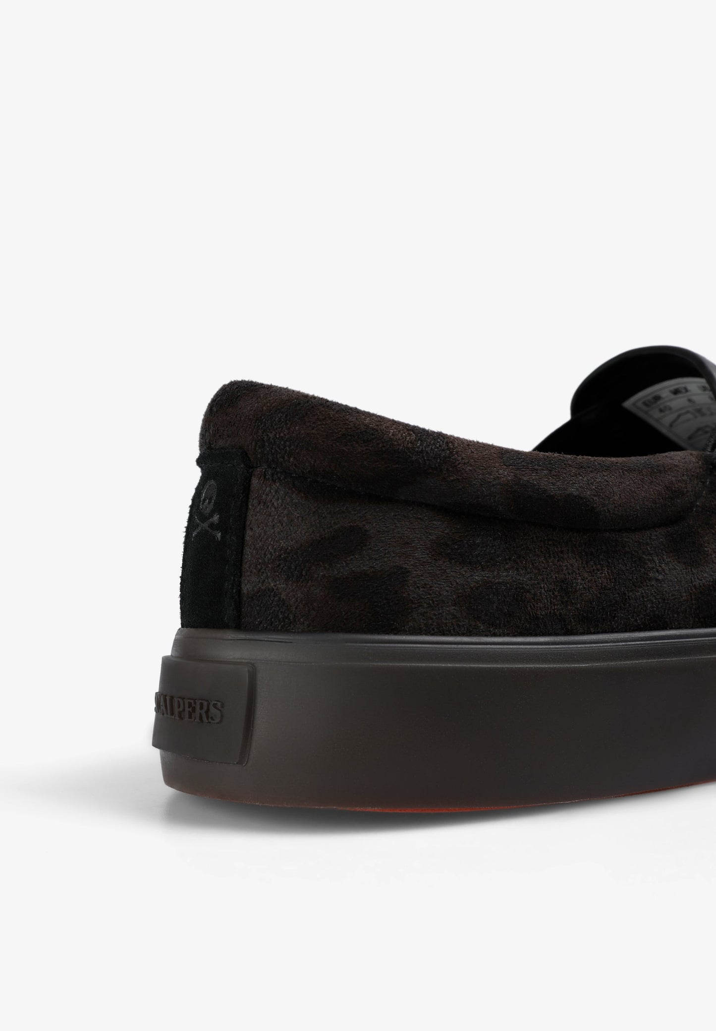 SAPATILHA SLIP-ON COM ESTAMPADO ANIMAL