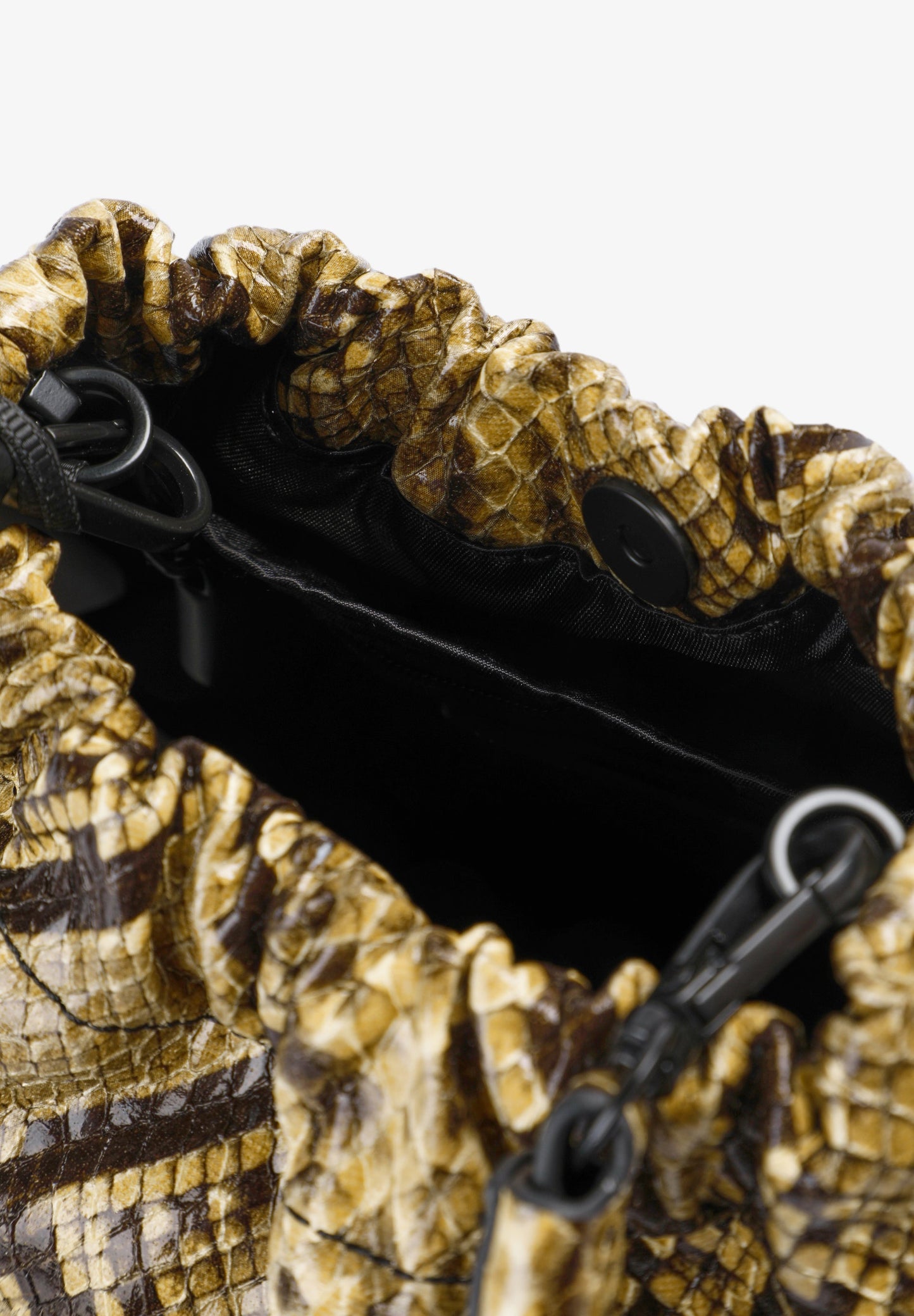 BOLSA DE MÃO COM ESTAMPADO ANIMAL