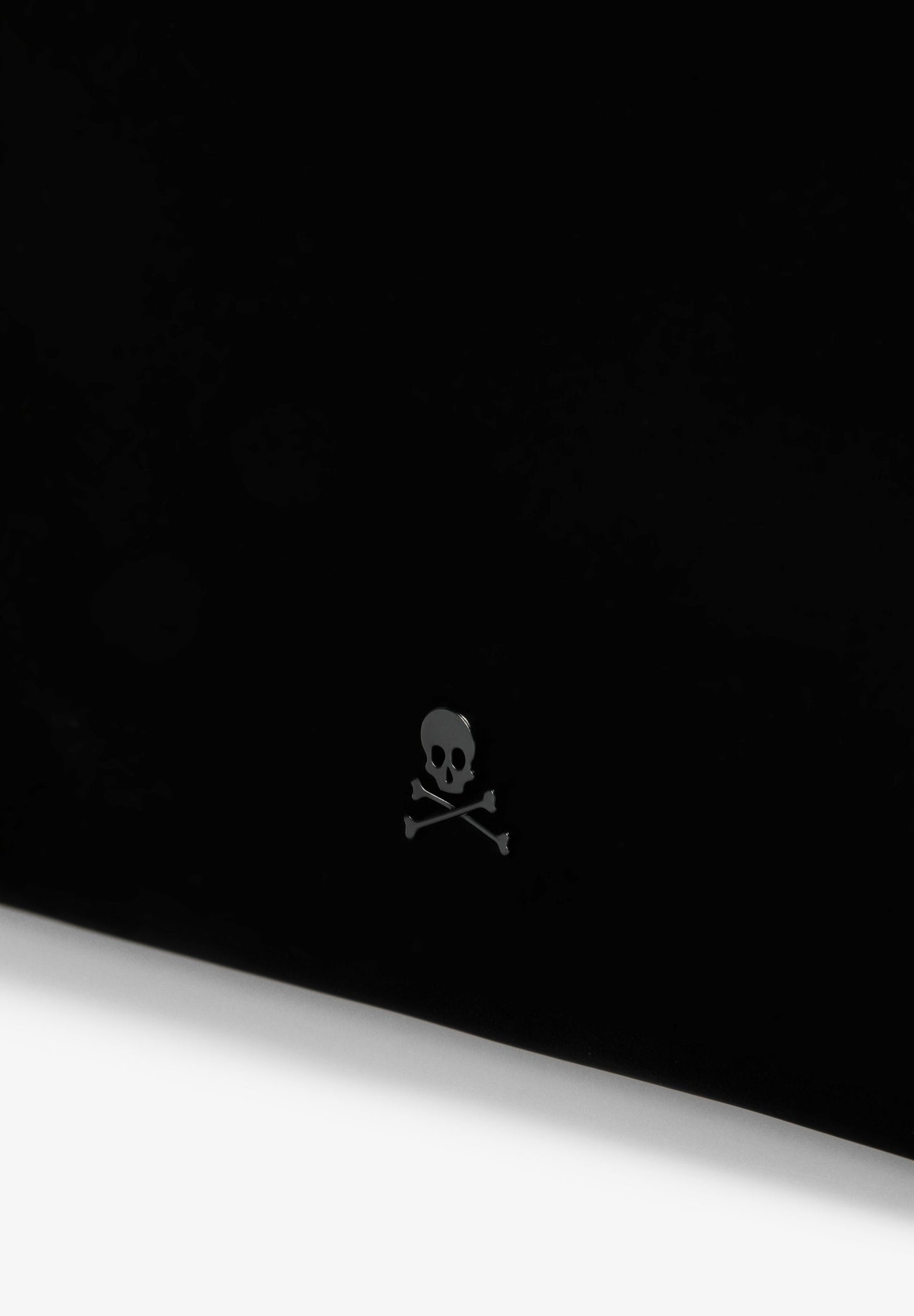 BOLSA ENTRANÇADA COM PORMENORES DE ESTAMPADO ANIMAL