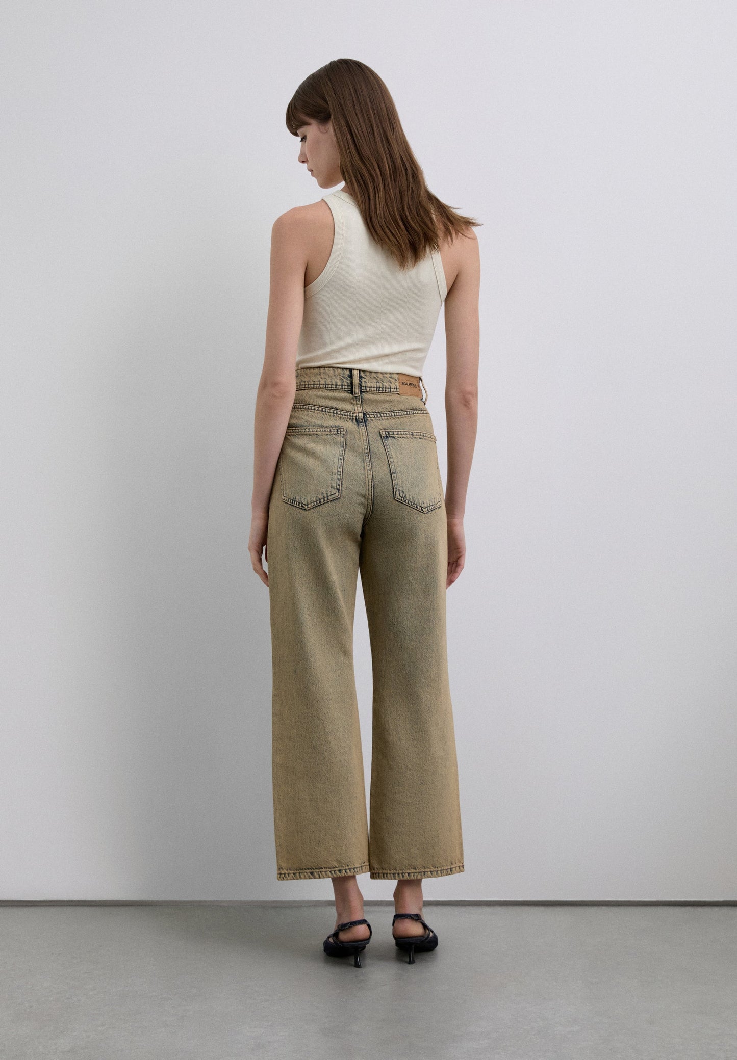 JEANS A DIREITO EFEITO DESBOTADO