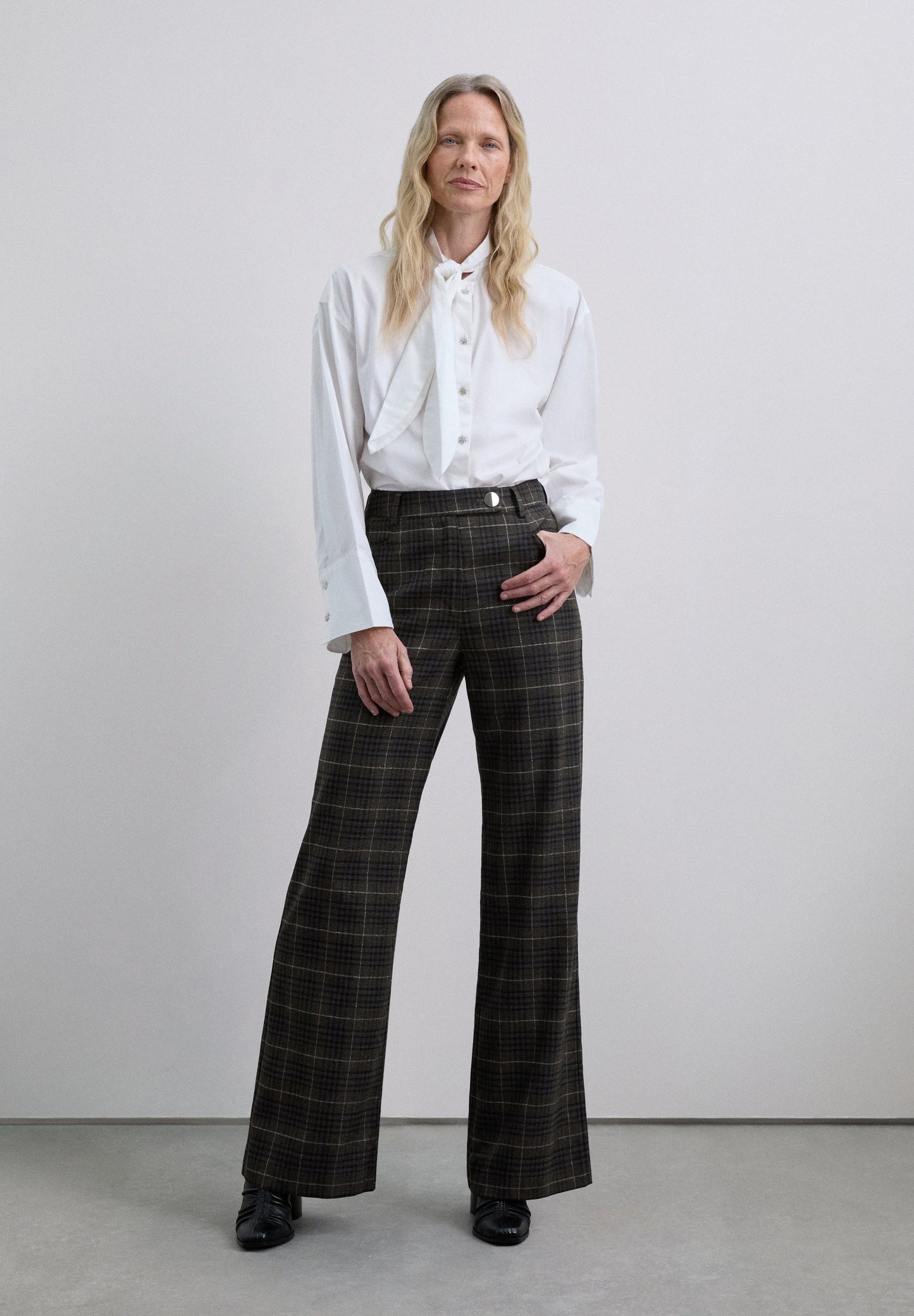 CAMISOLA COM PORMENOR DE LAÇO