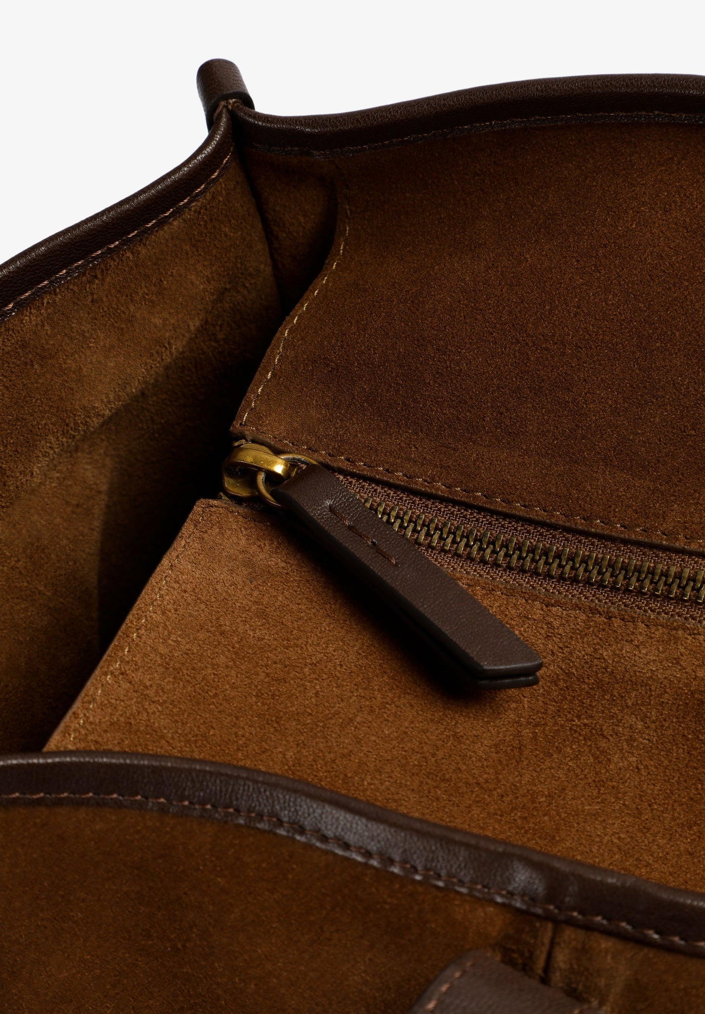 BOLSA SHOPPER DE CAMURÇA EM CONTRASTE