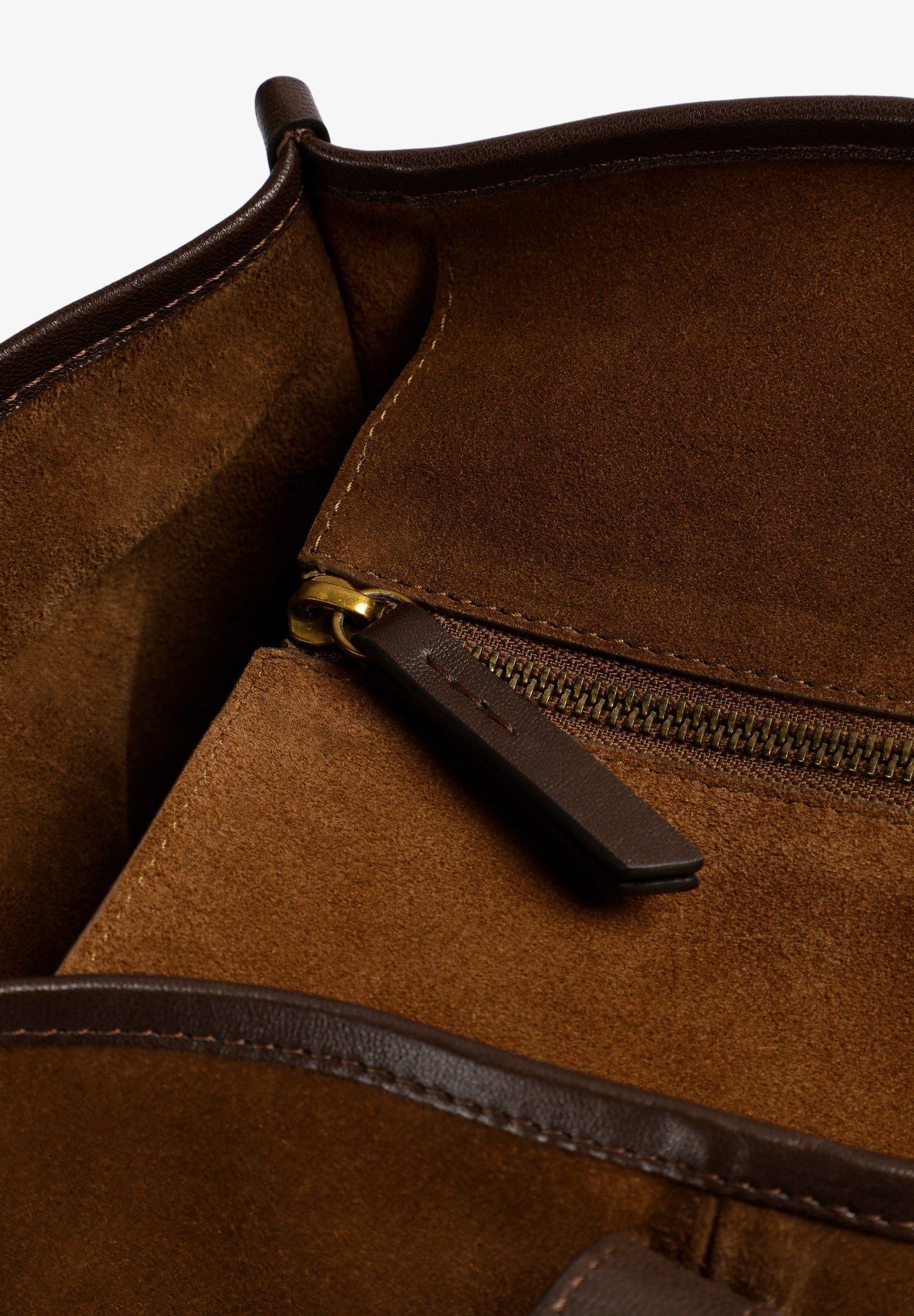 BOLSA SHOPPER DE CAMURÇA EM CONTRASTE