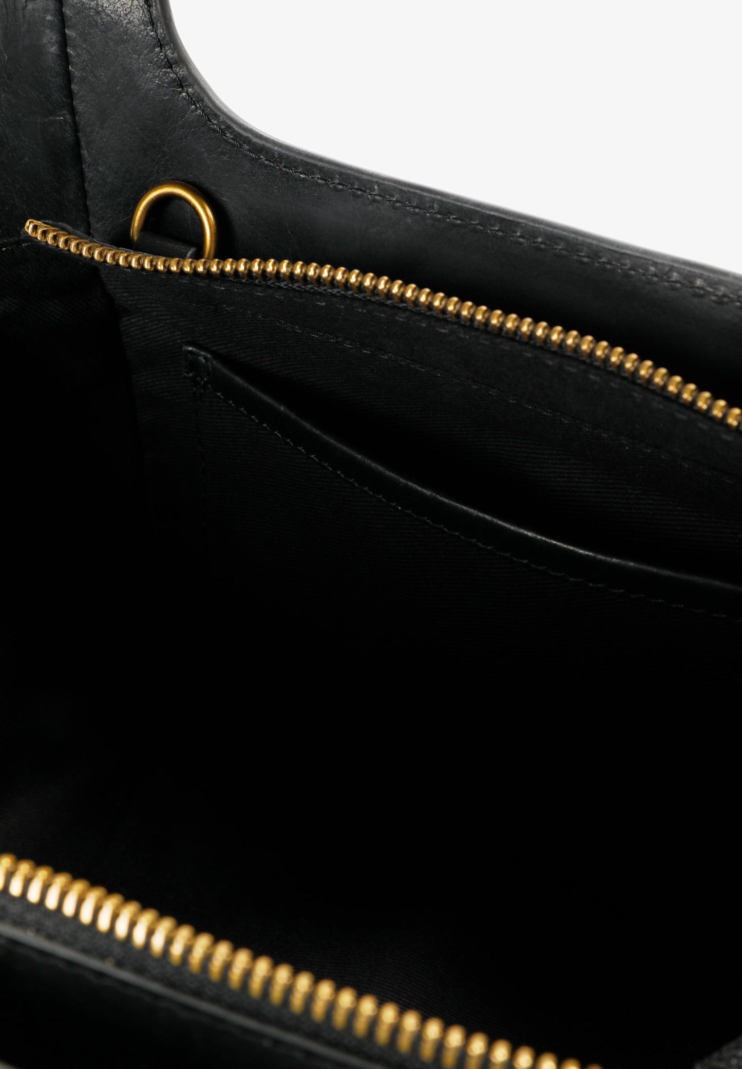 BOLSA MINI EM PELE COM ALÇA TRANÇADA