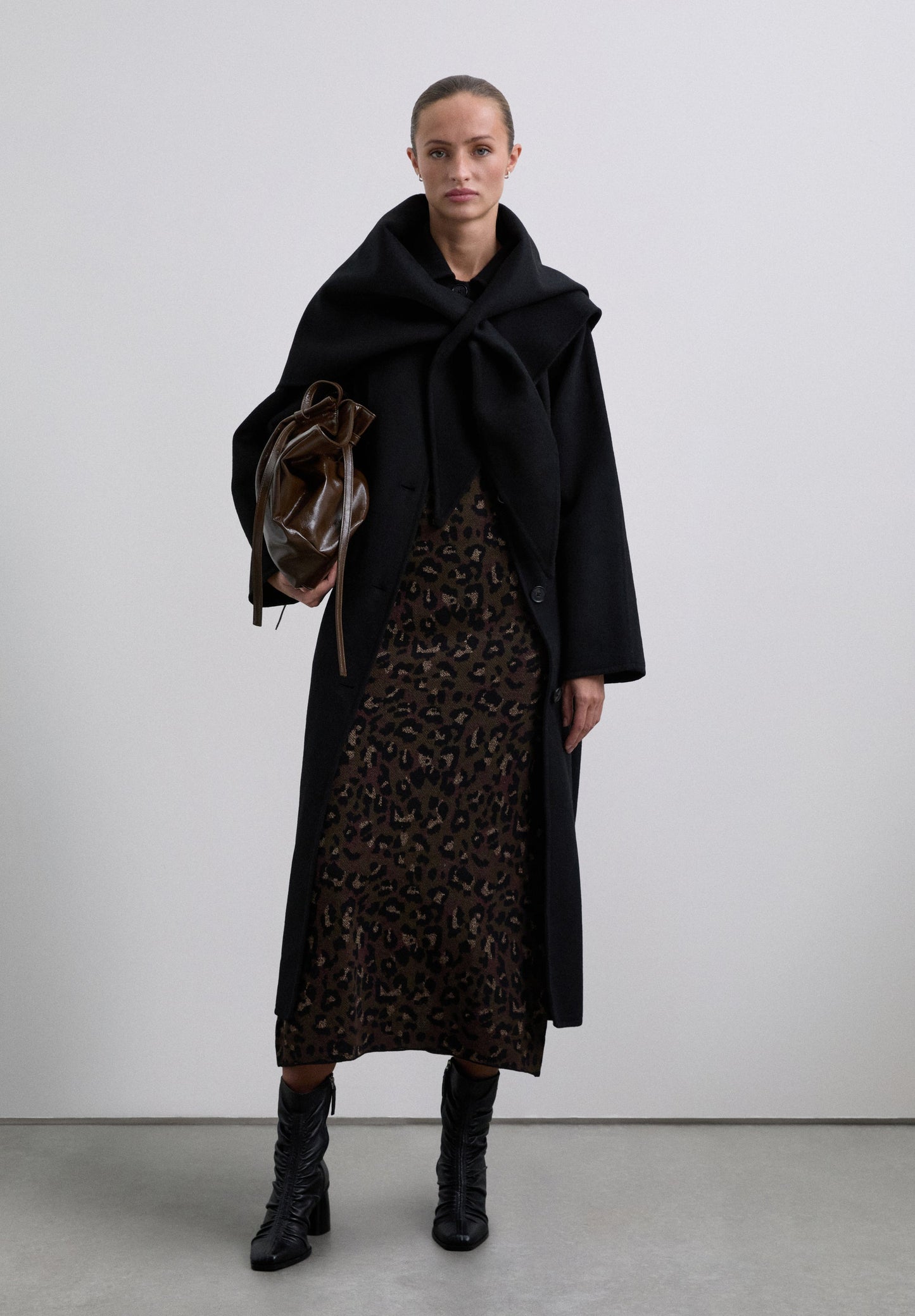 CASACO COMPRIDO COM CACHECOL AMOVÍVEL