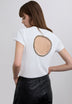 T-SHIRT COM ABERTURA DE PORMENOR DE PEDRARIA