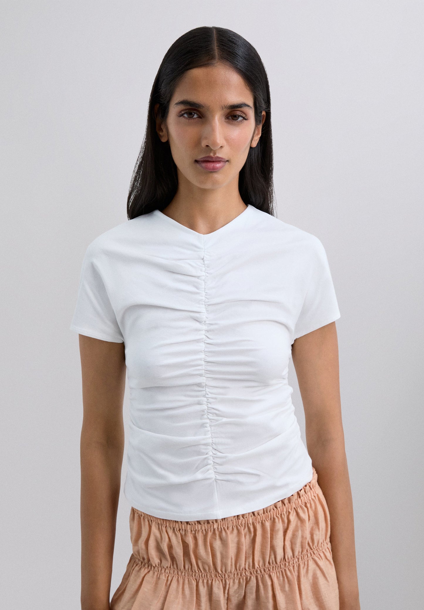 T-SHIRT COM PORMENOR DE FRANZIDO