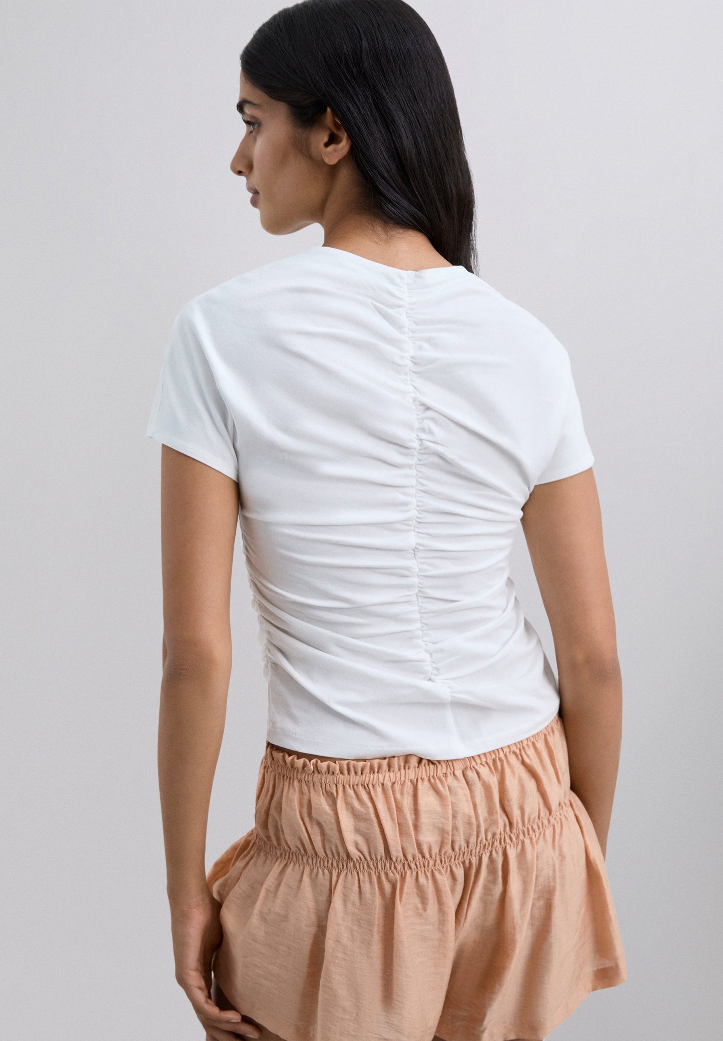 T-SHIRT COM PORMENOR DE FRANZIDO