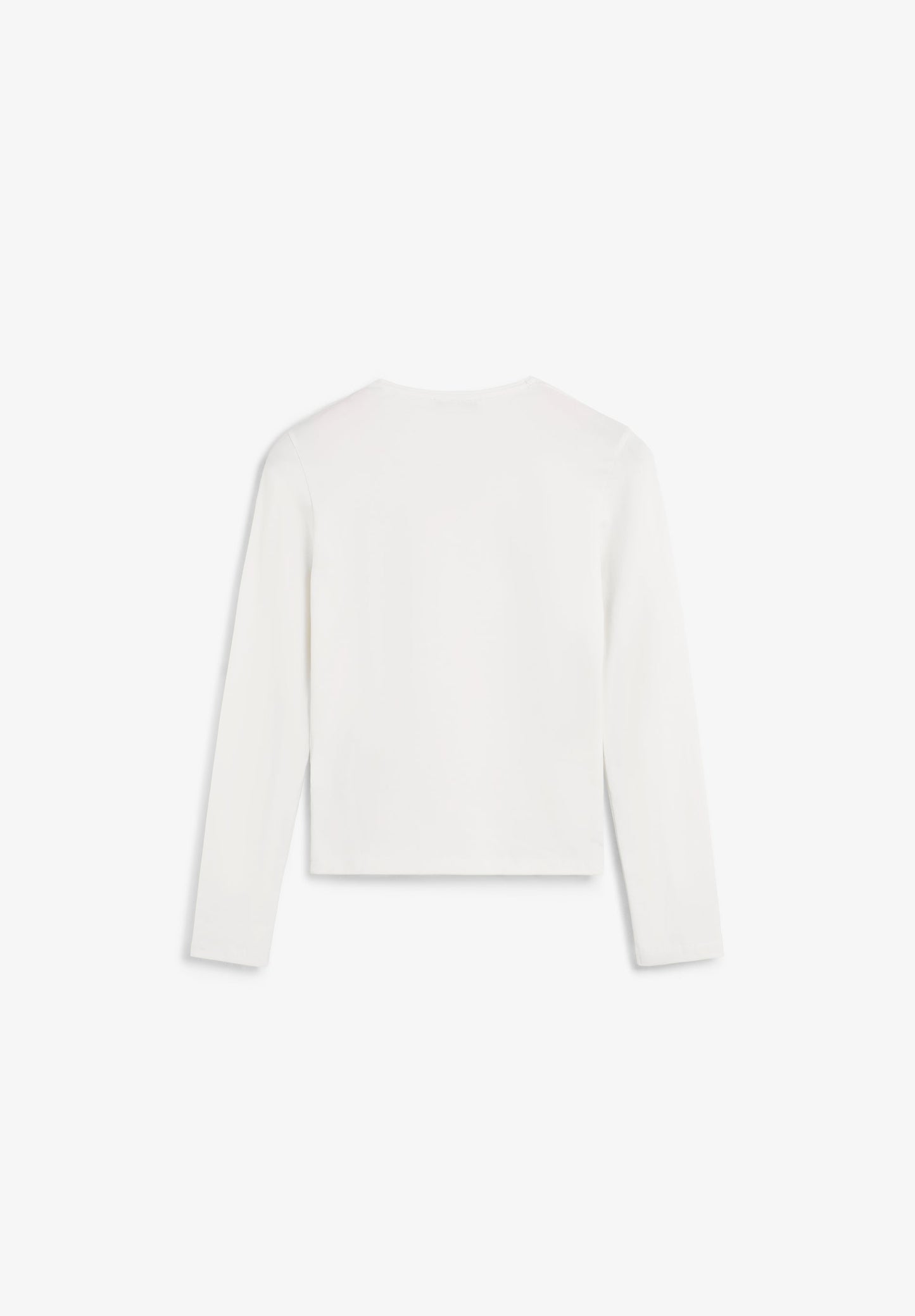 T-SHIRT COM ABERTURA E TACHAS