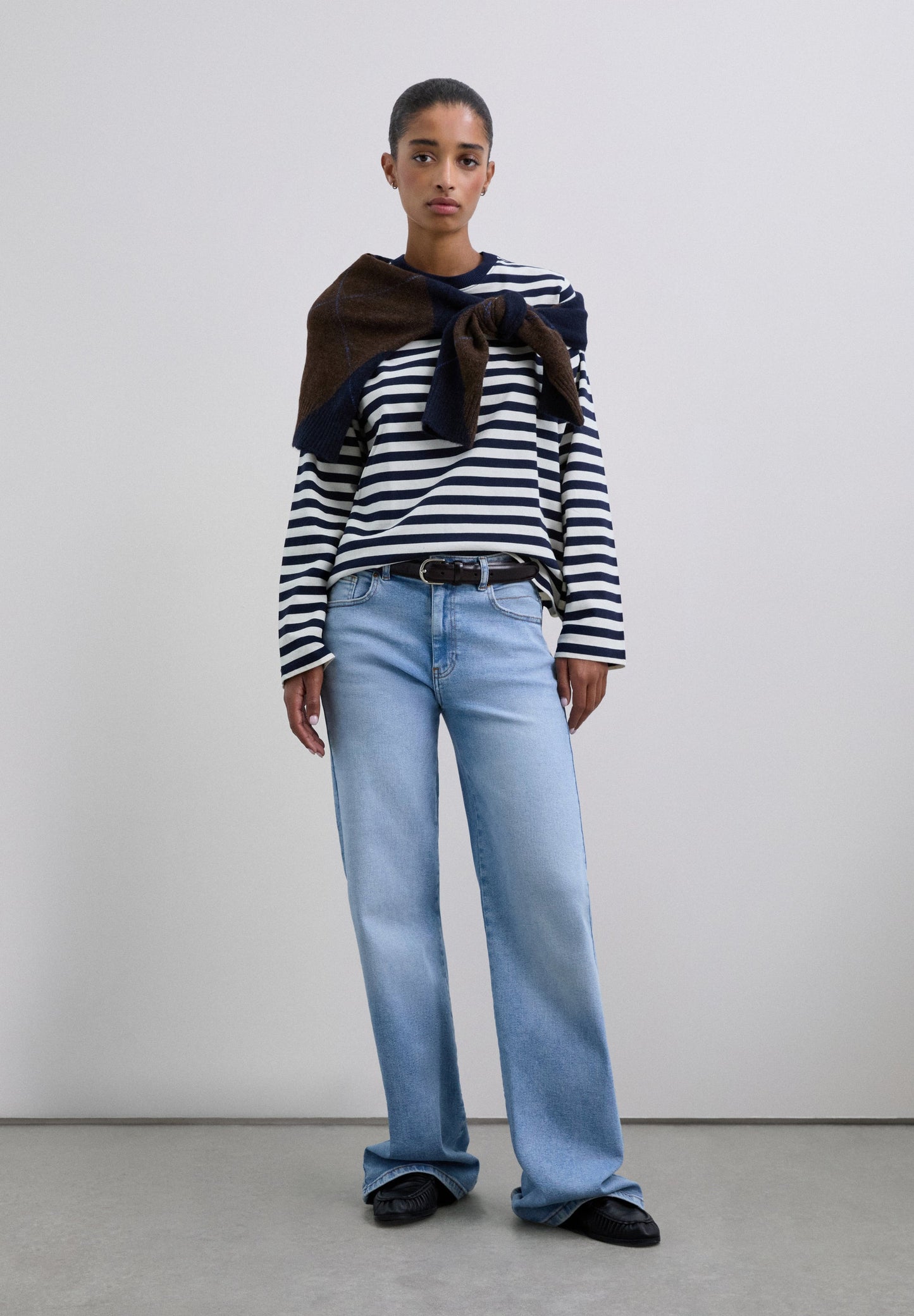 T-SHIRT ÀS RISCAS DE MANGA COMPRIDA