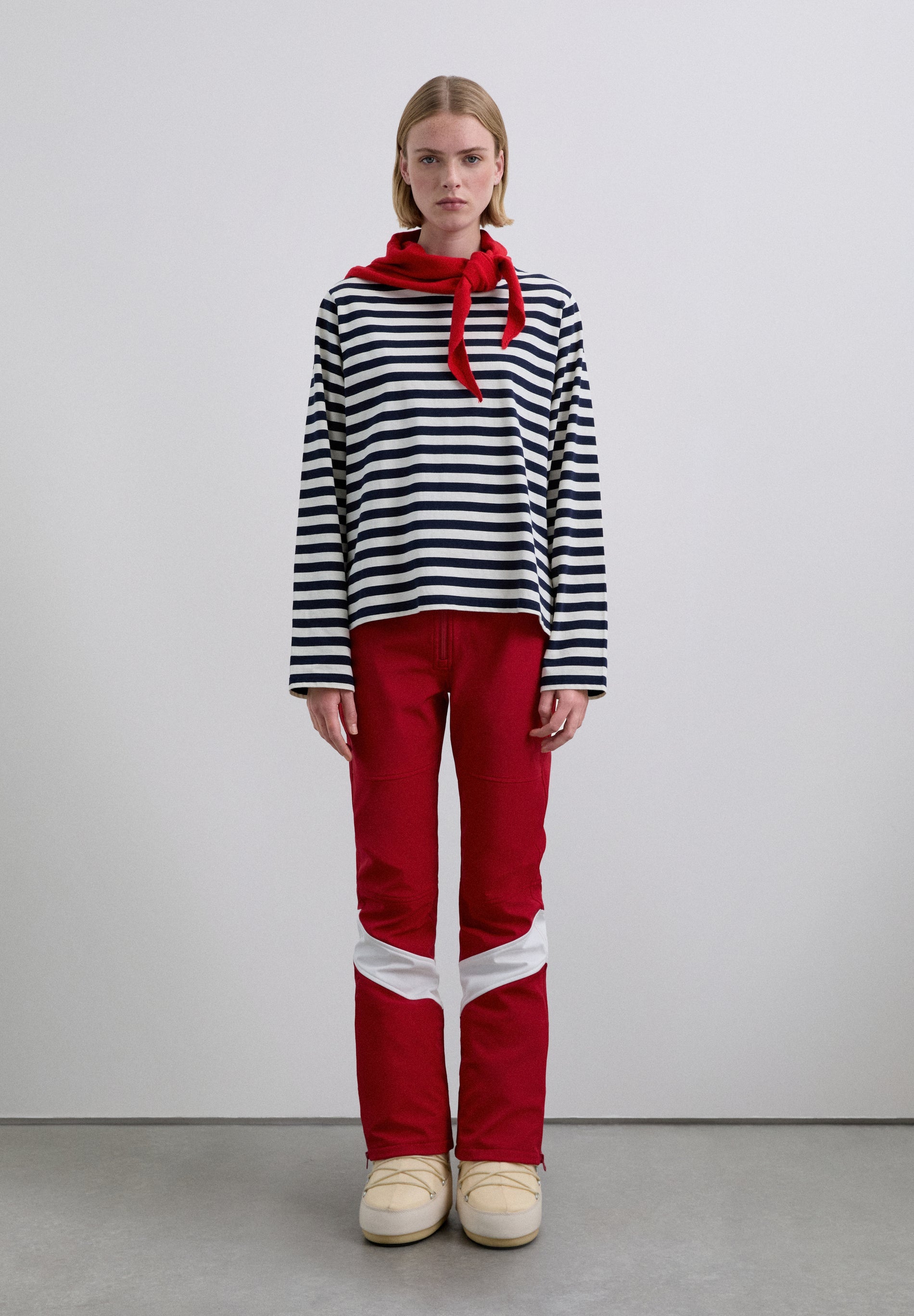 T-SHIRT ÀS RISCAS DE MANGA COMPRIDA