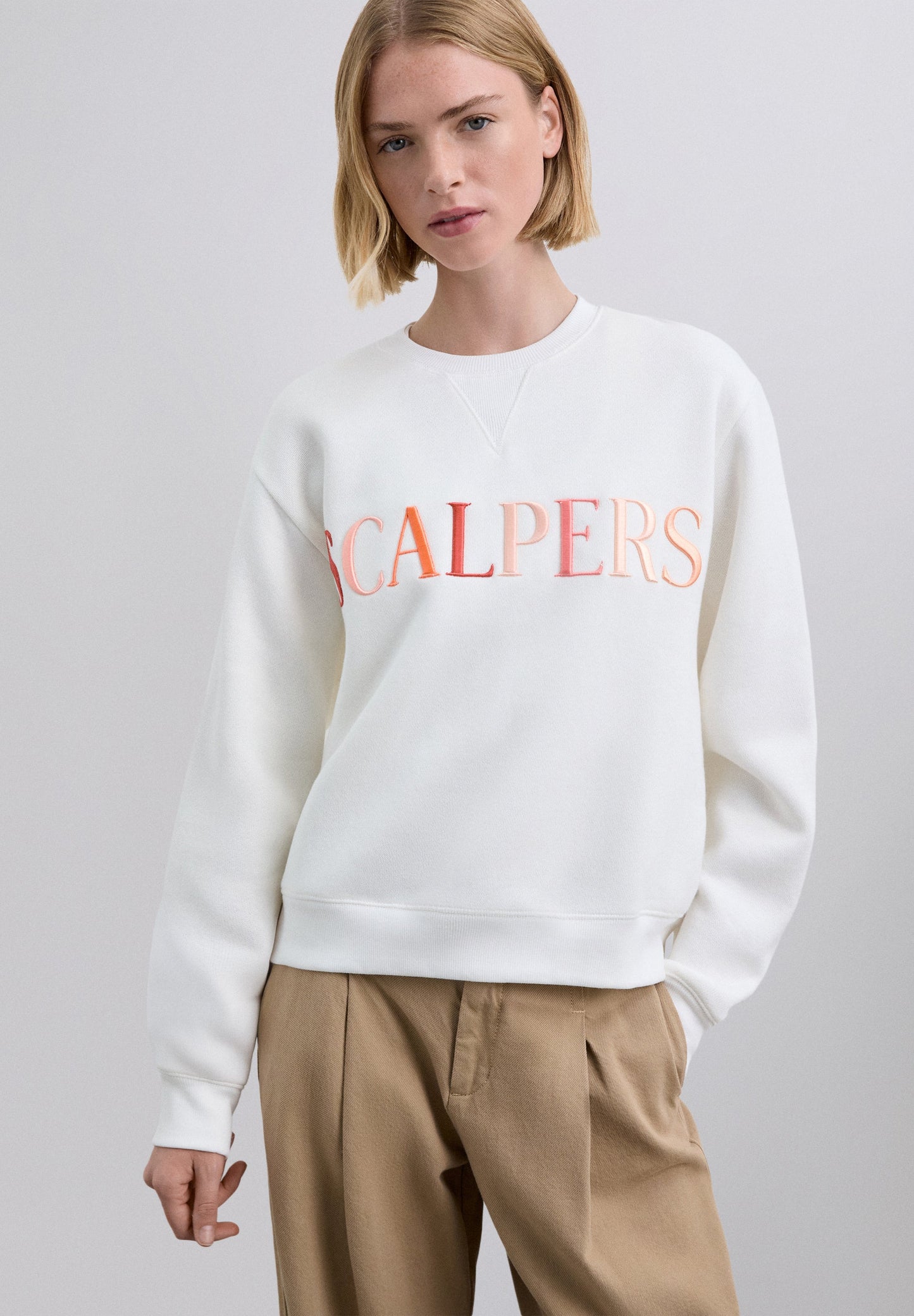SWEATSHIRT COM LOGÓTIPO ÀS CORES