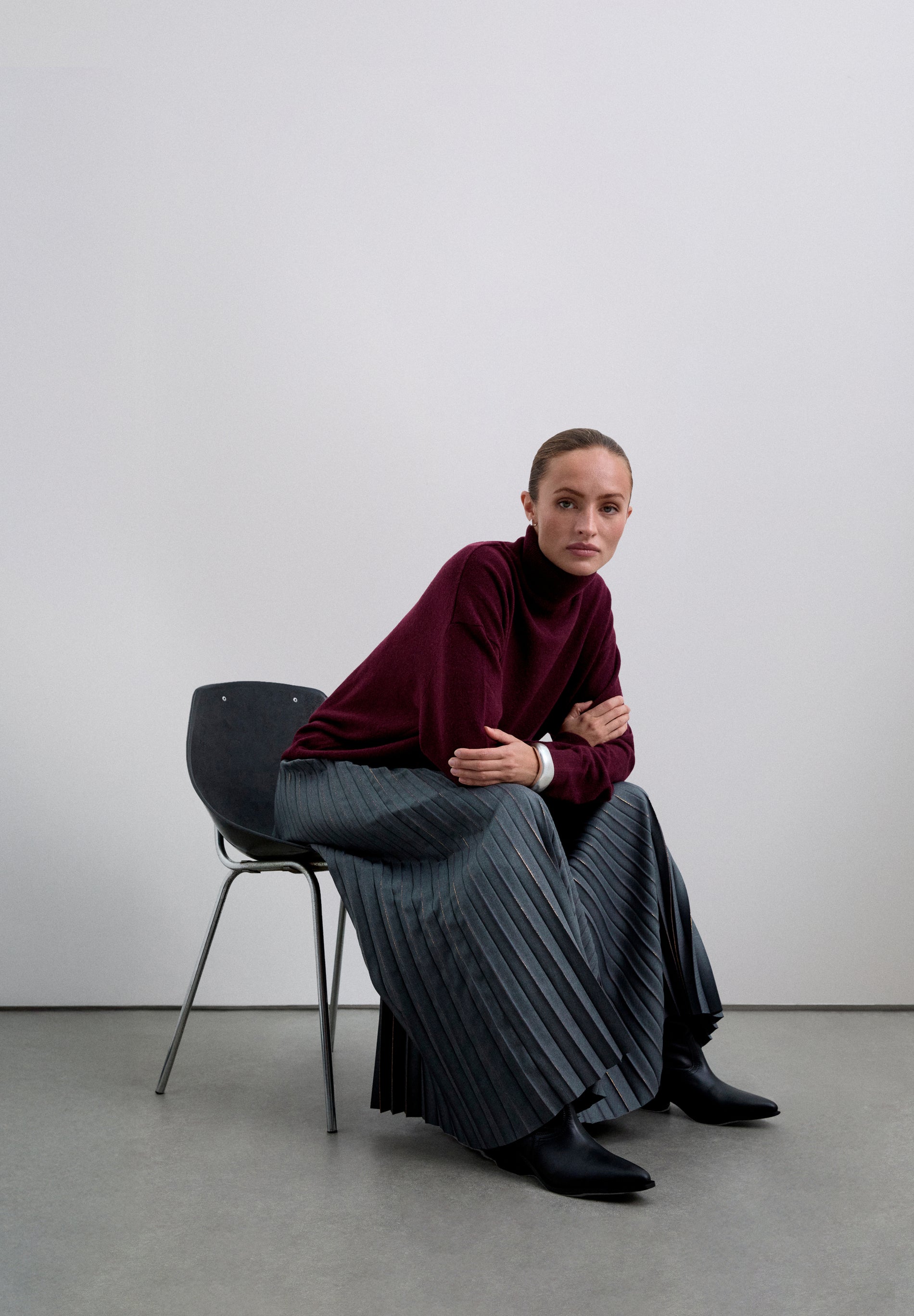 SAIA PLISSADA PORMENORES FIO METALIZADO