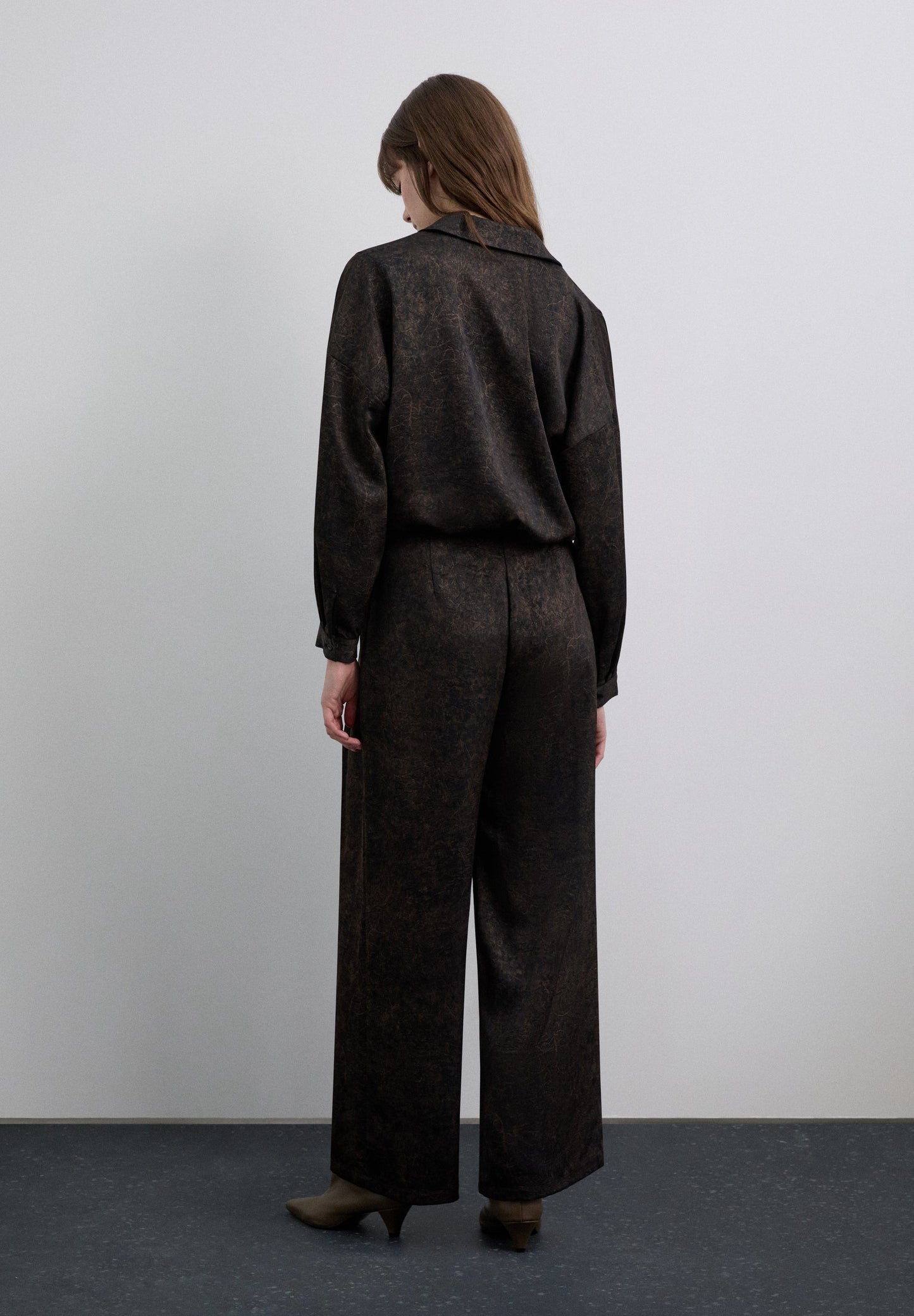 CALÇAS PADRÃO ACETINADAS