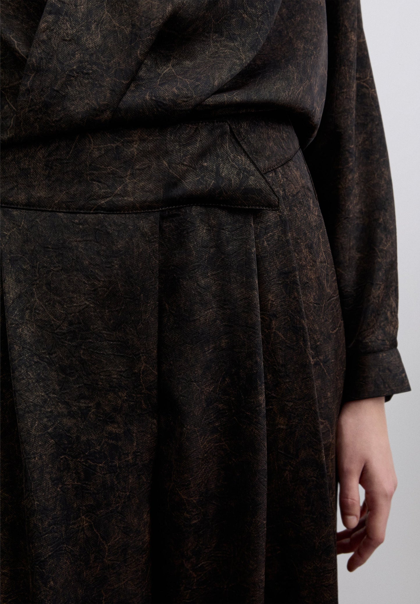 CALÇAS PADRÃO ACETINADAS