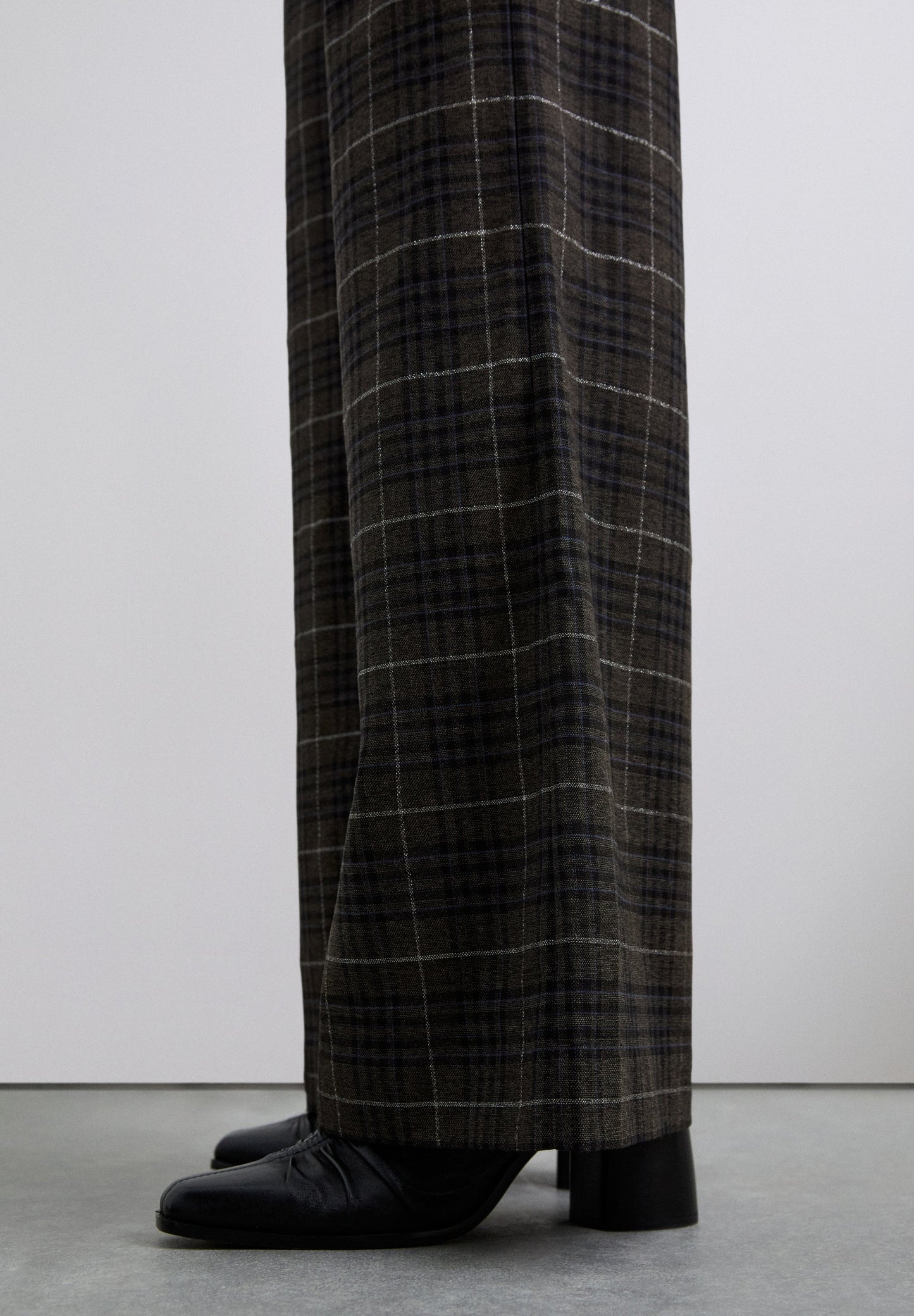 CALÇAS DIREITAS QUADRADOS