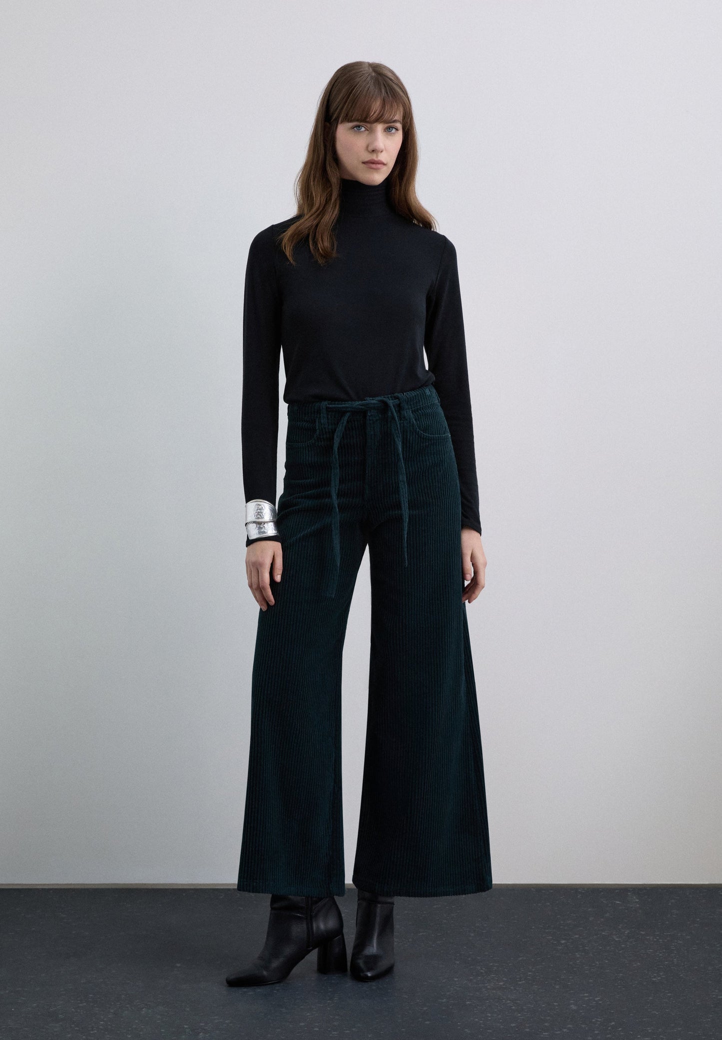 CALÇAS LAÇO DE BOMBAZINA