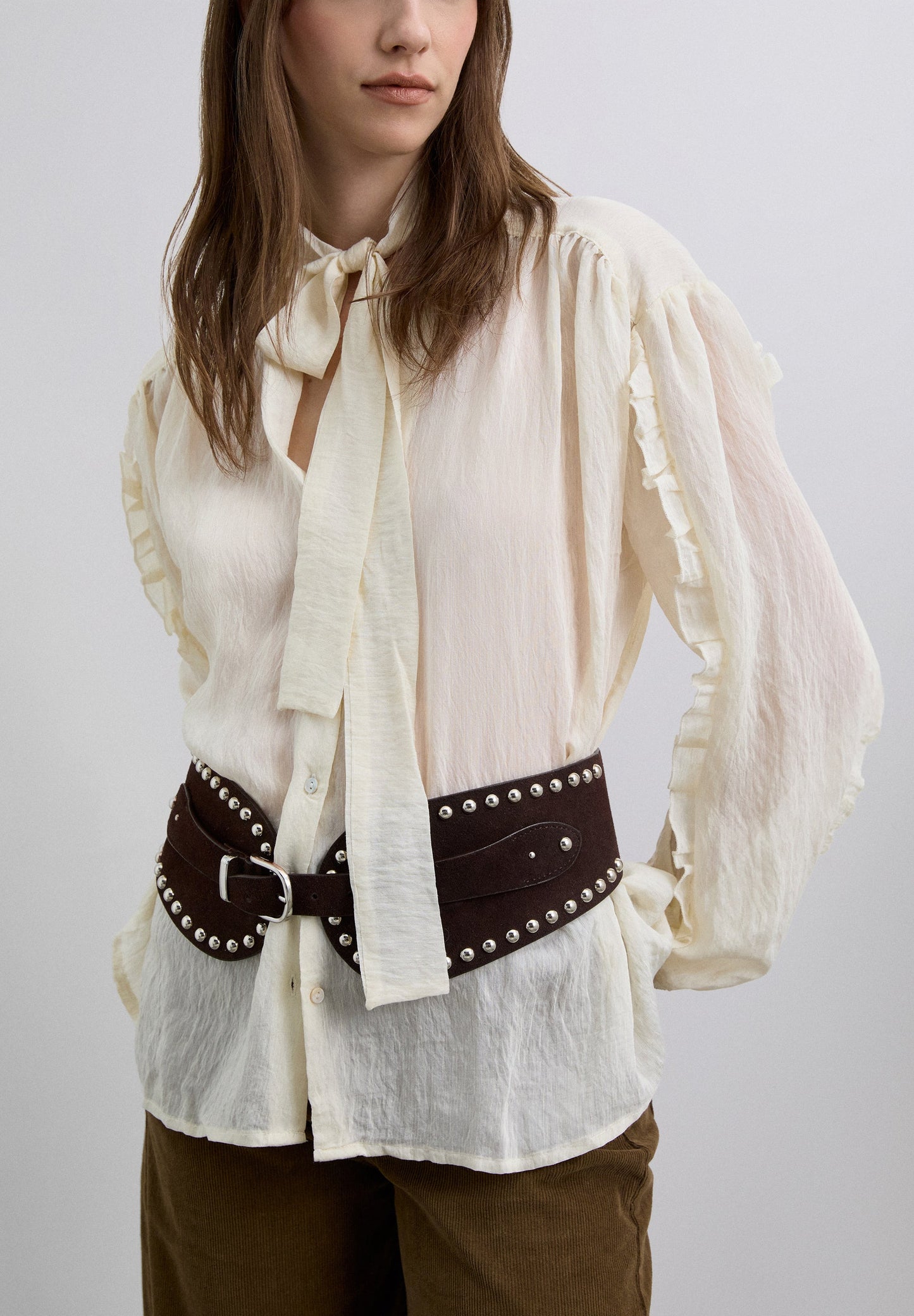 CALÇAS DE BOMBAZINA A DIREITO