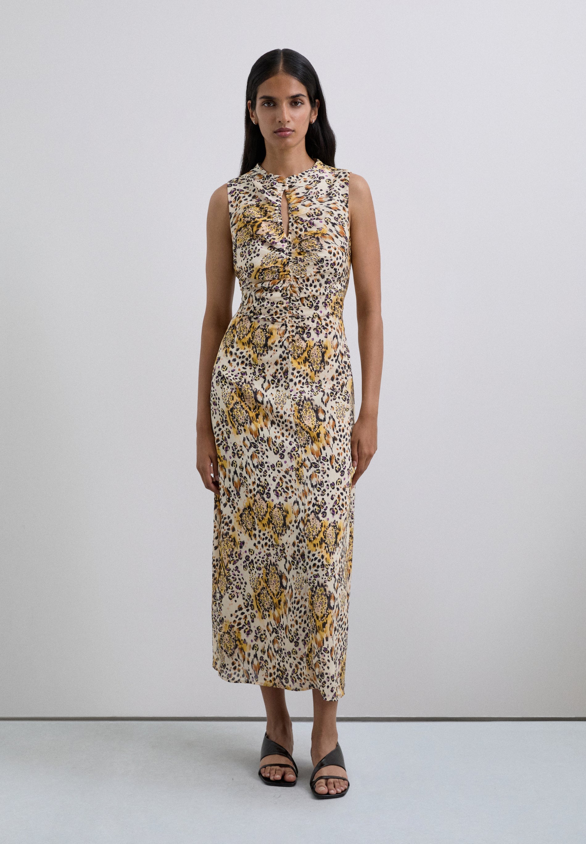 VESTIDO COMPRIDO COM ESTAMPADO ANIMAL