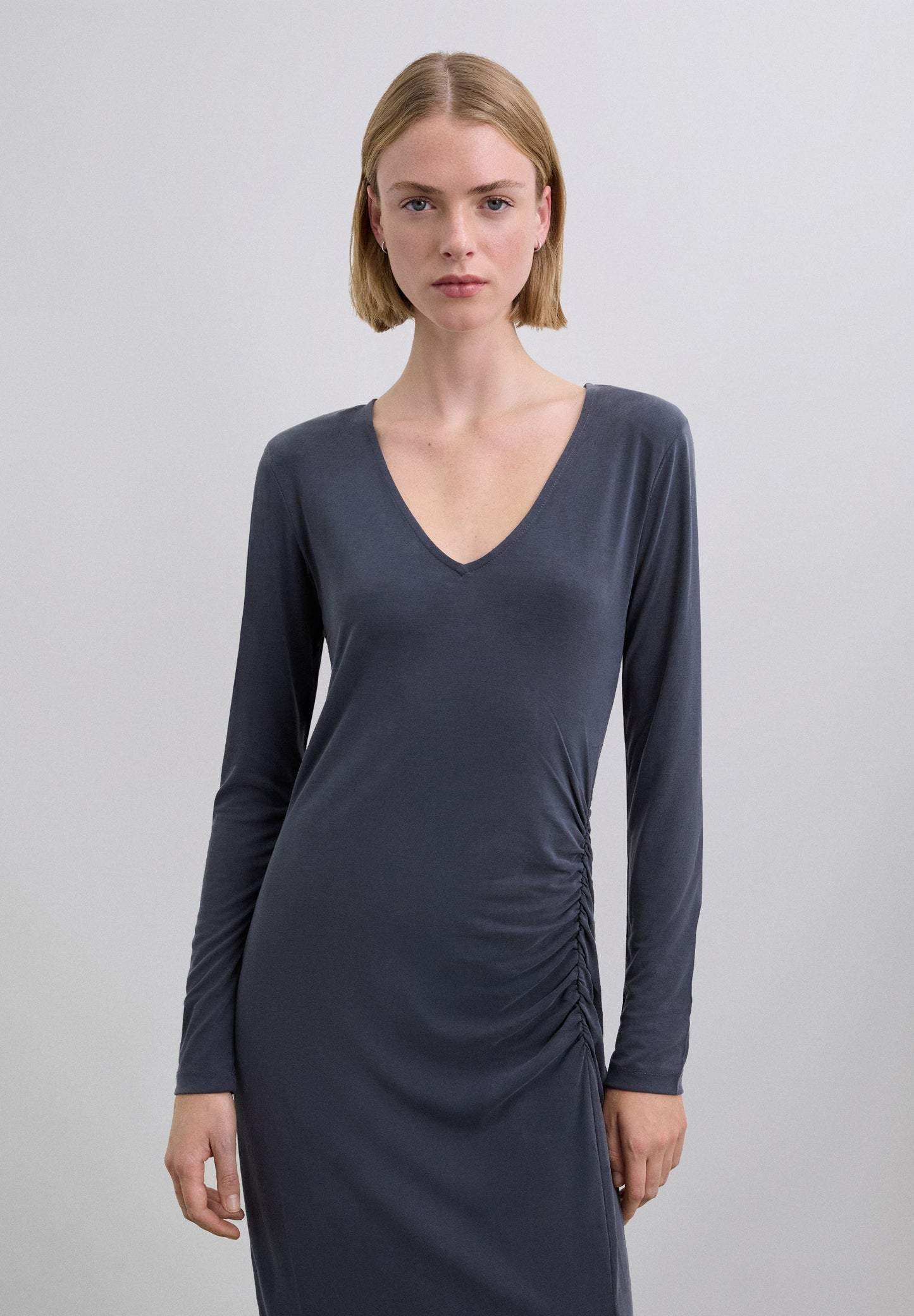 VESTIDO COMPRIDO FRANZIDO COM ABERTURA